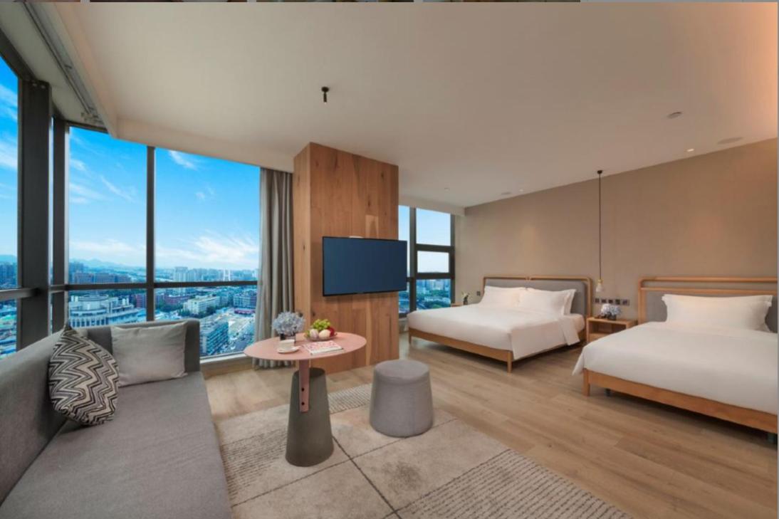 Deluxe Family Room