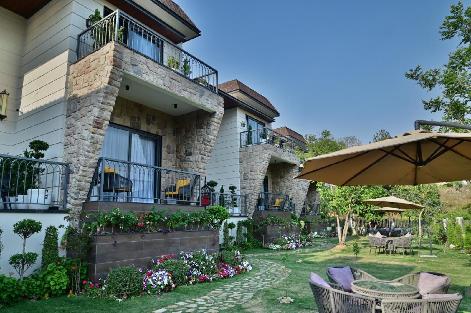 Three-Bedroom Villa photo 3