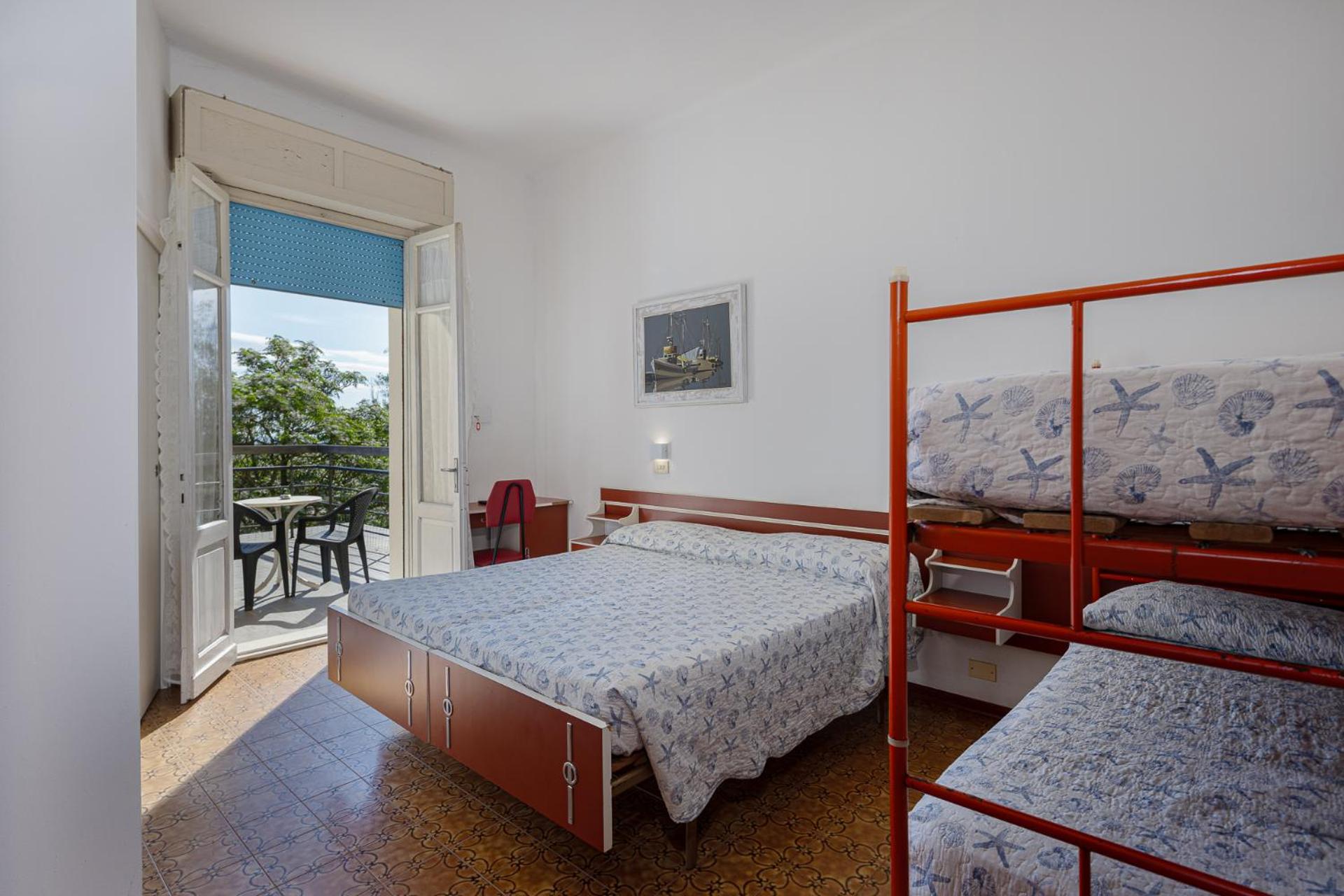 Quadruple Room with Balcony photo 1