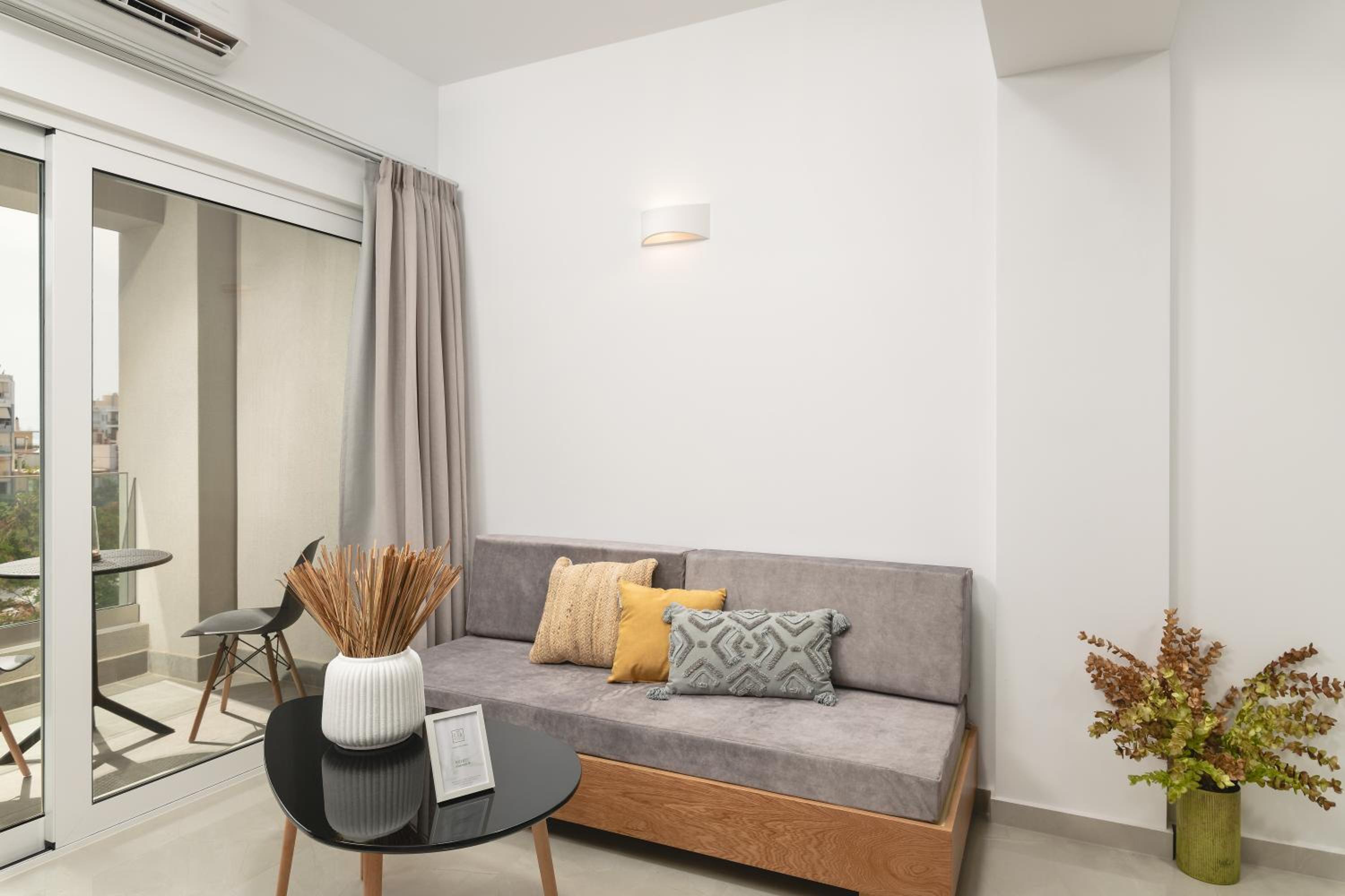 Superior One-Bedroom Apartment with Balcony