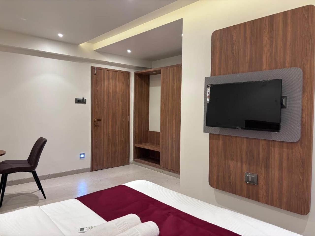 Deluxe Room - Photo 5