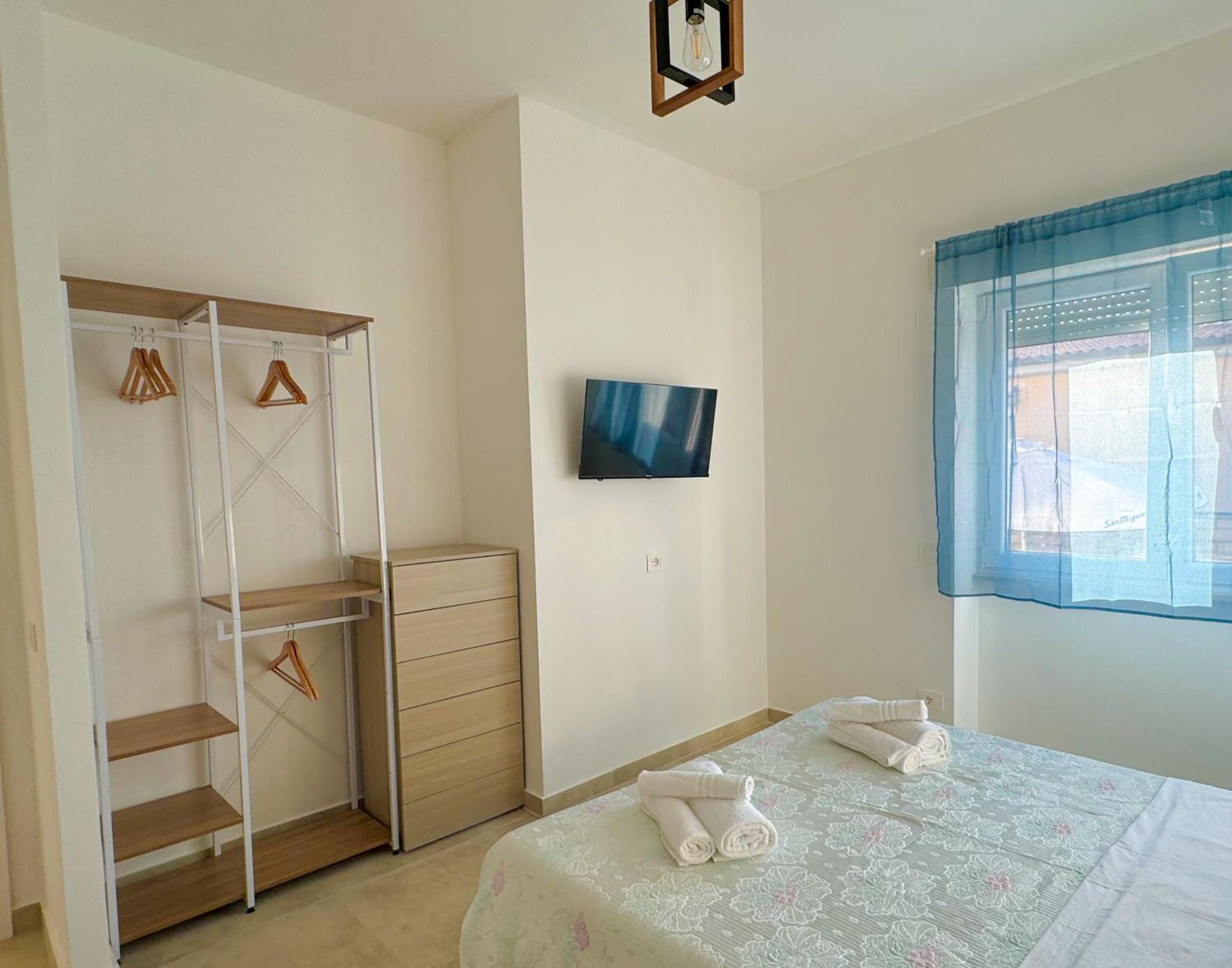 One-Bedroom Apartment with Sea View photo 1