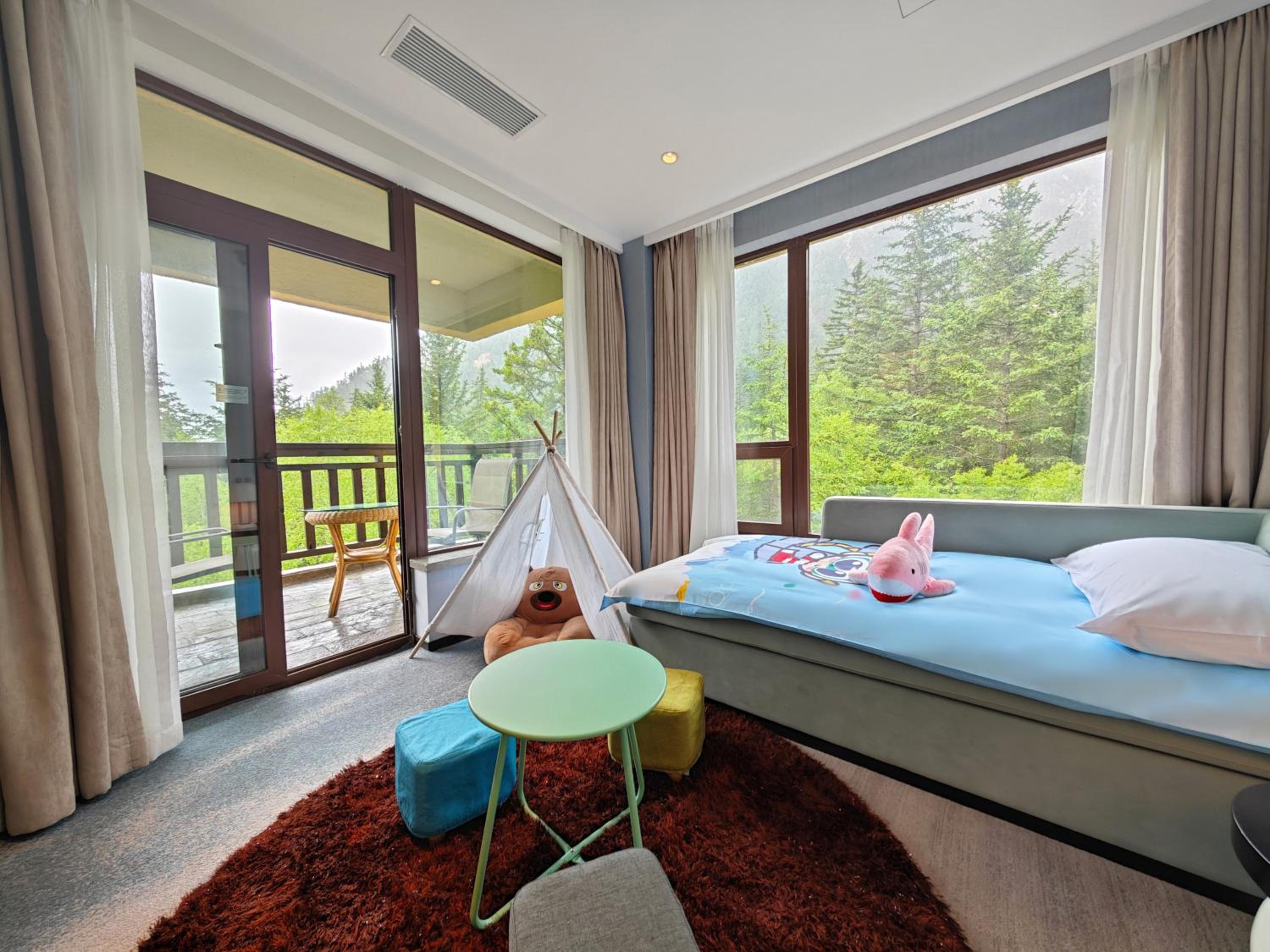 Premium King Room with Balcony - Kids Theme - Photo 6