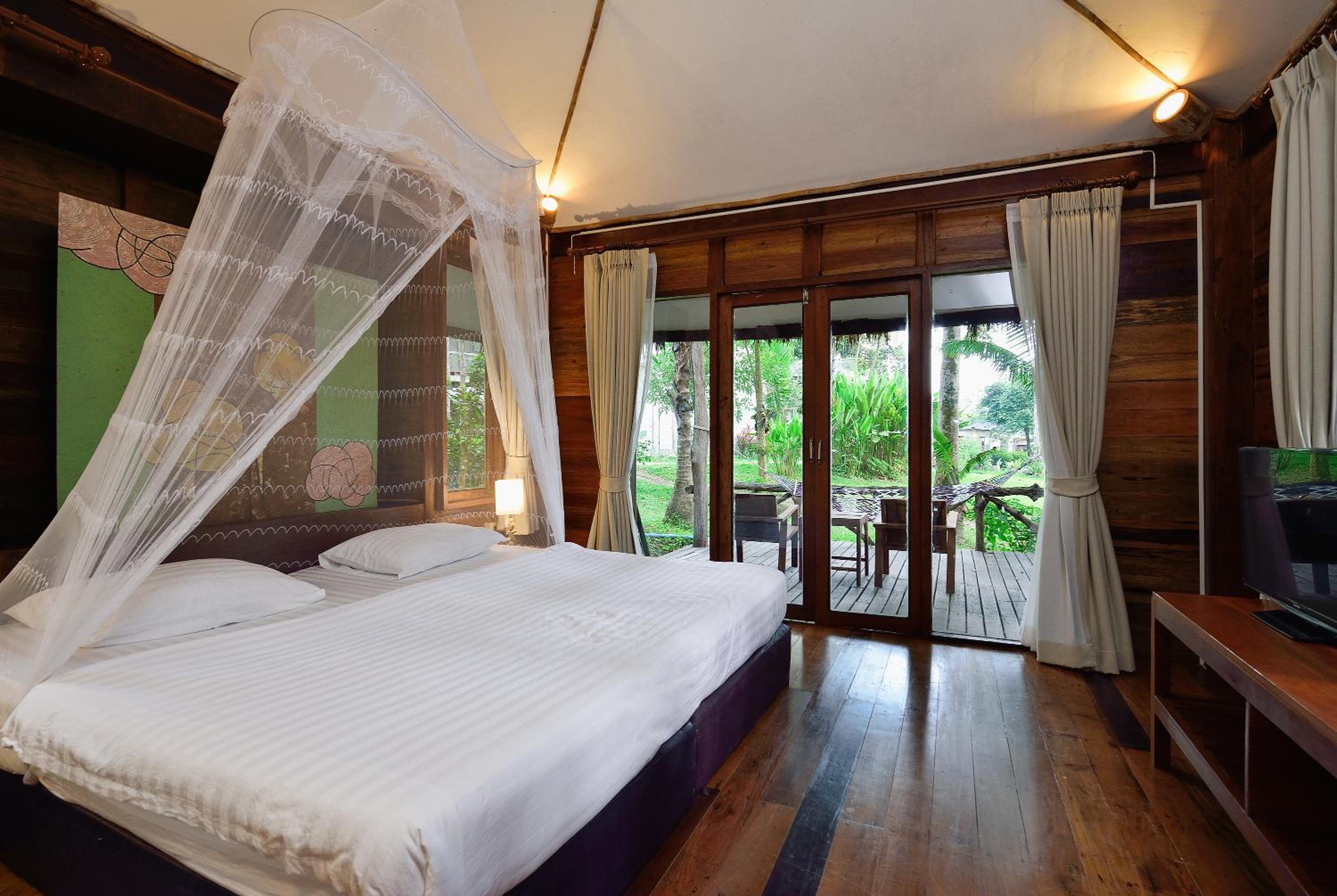 Superior Garden View Bungalow with Air-Condition photo 2