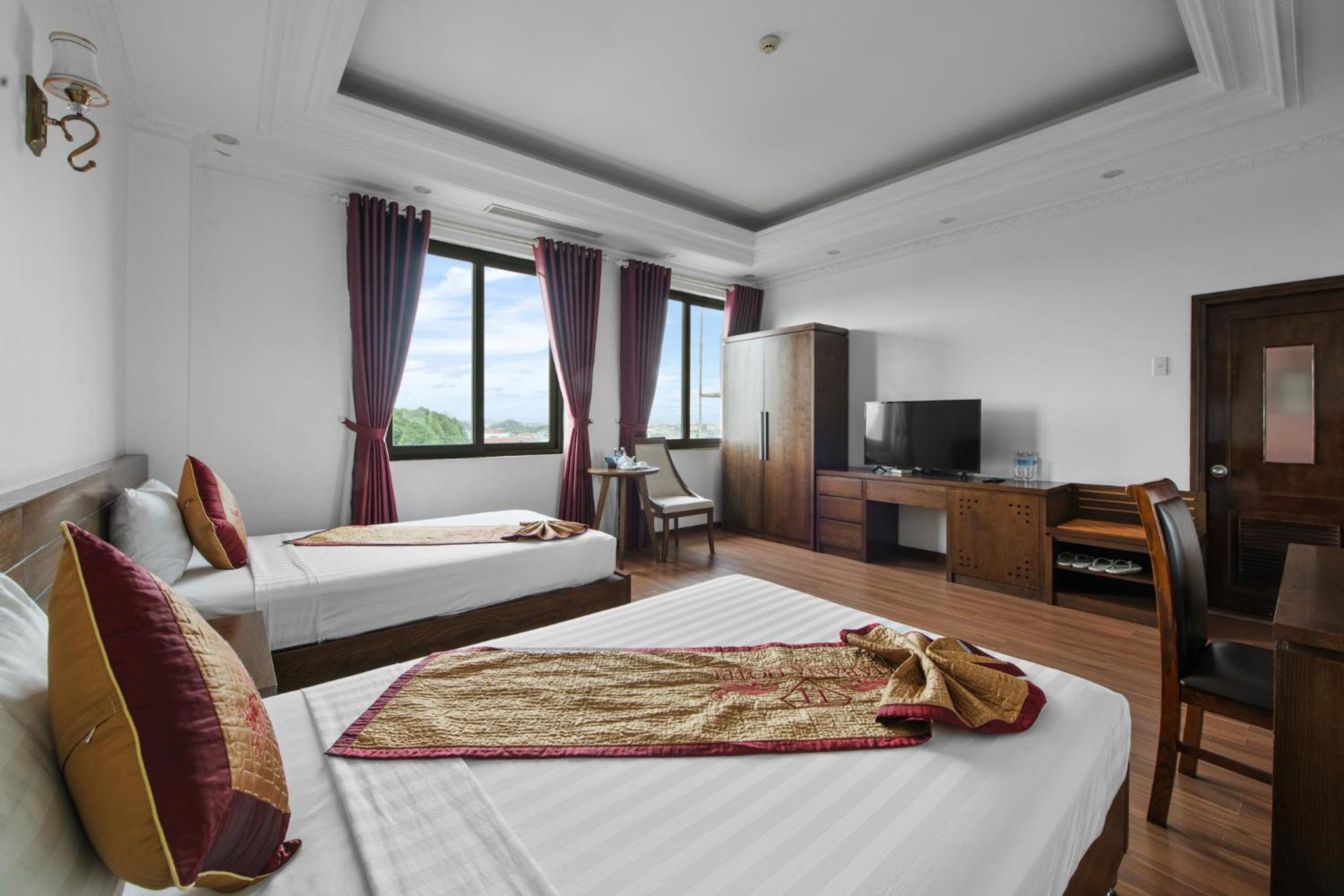 Superior Twin Room with City View photo 1