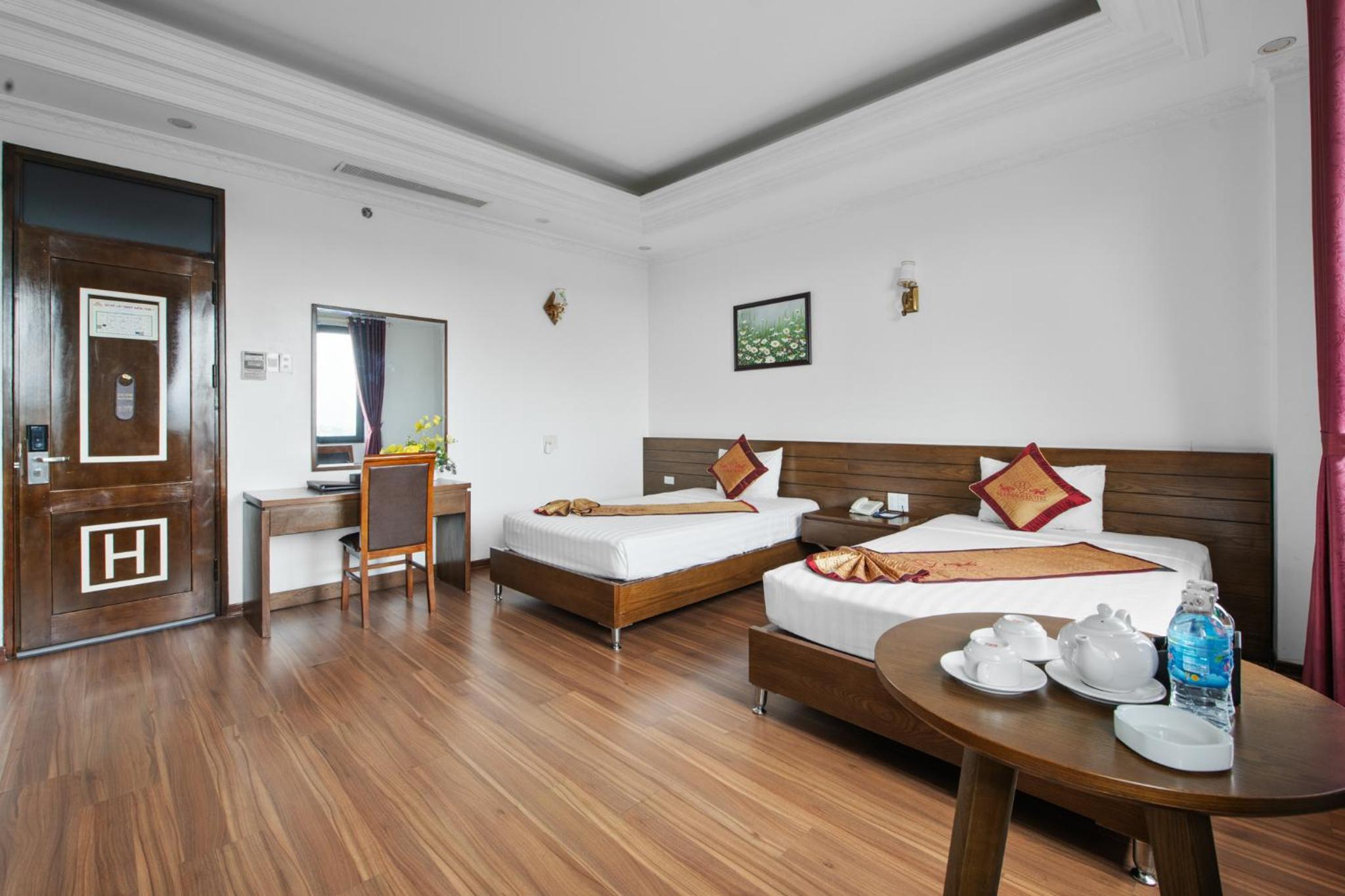 Superior Twin Room with City View photo 3