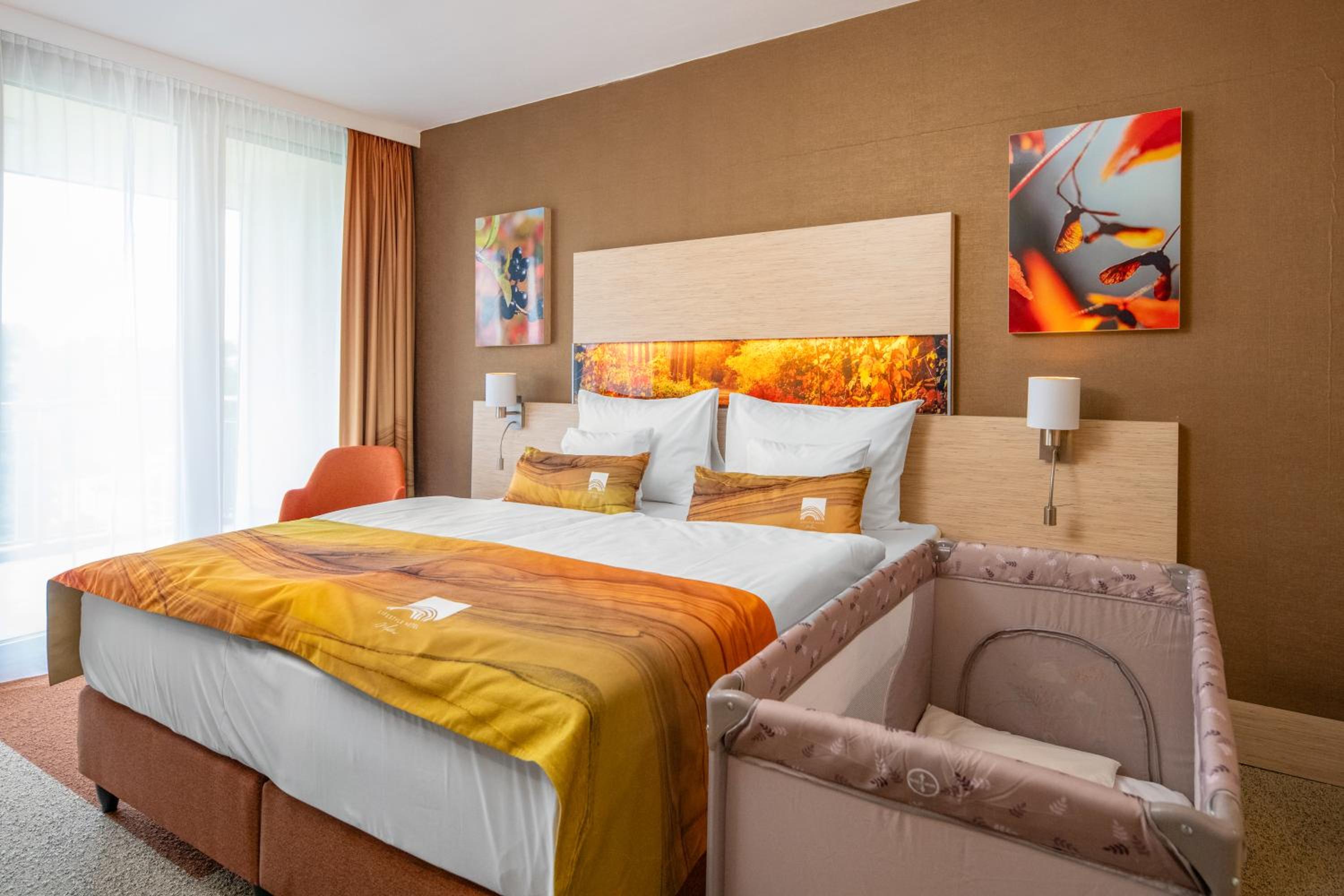 Junior Suite with Balcony - Photo 7