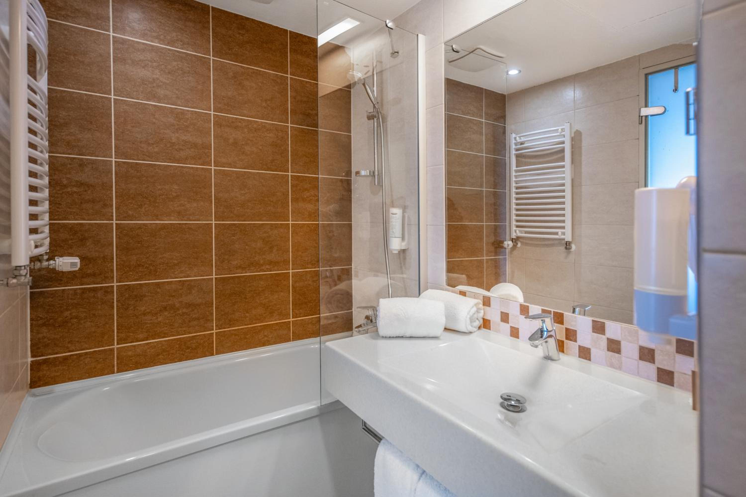 Double Room - Photo 6