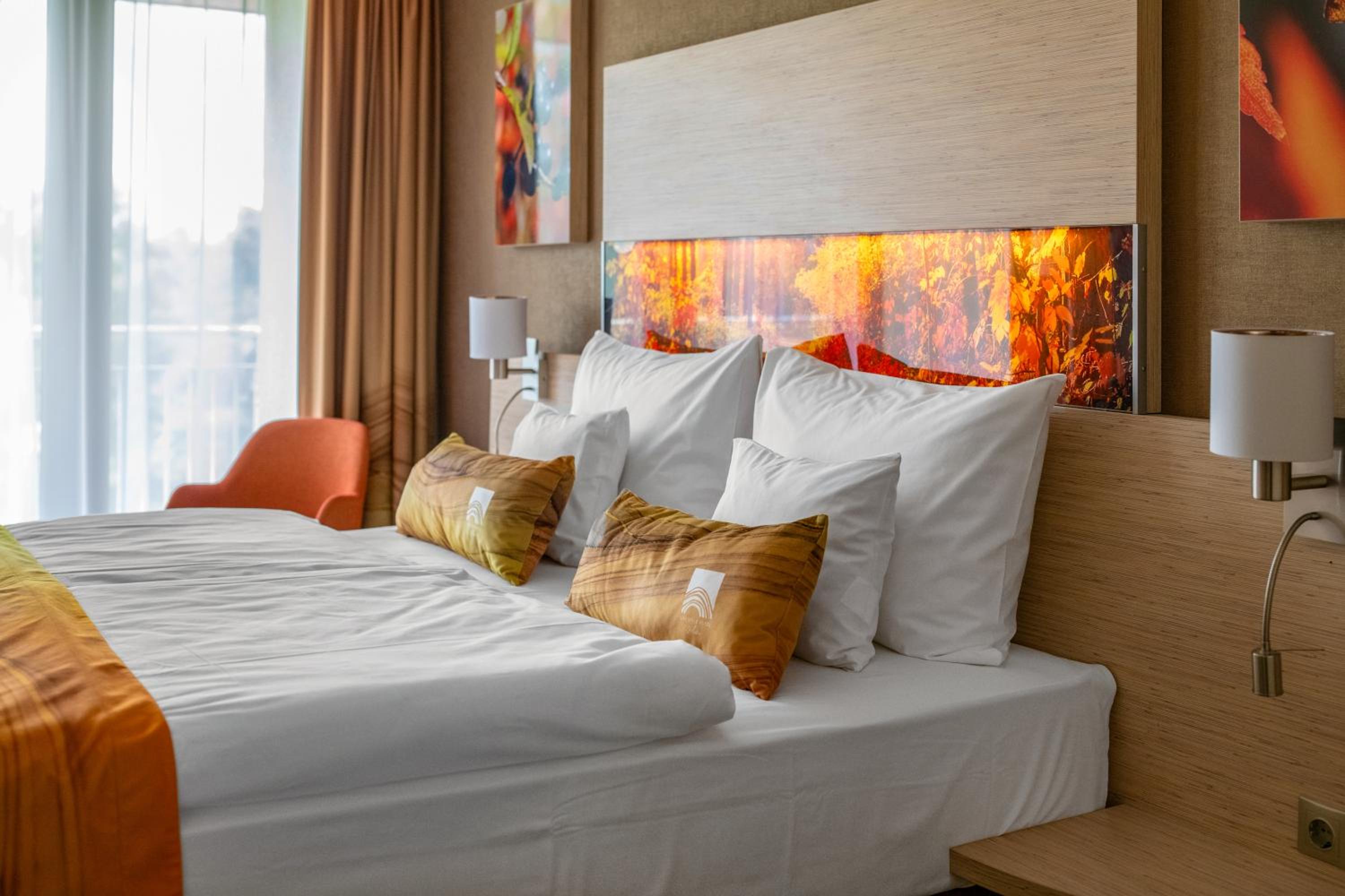 Junior Suite with Balcony - Photo 6