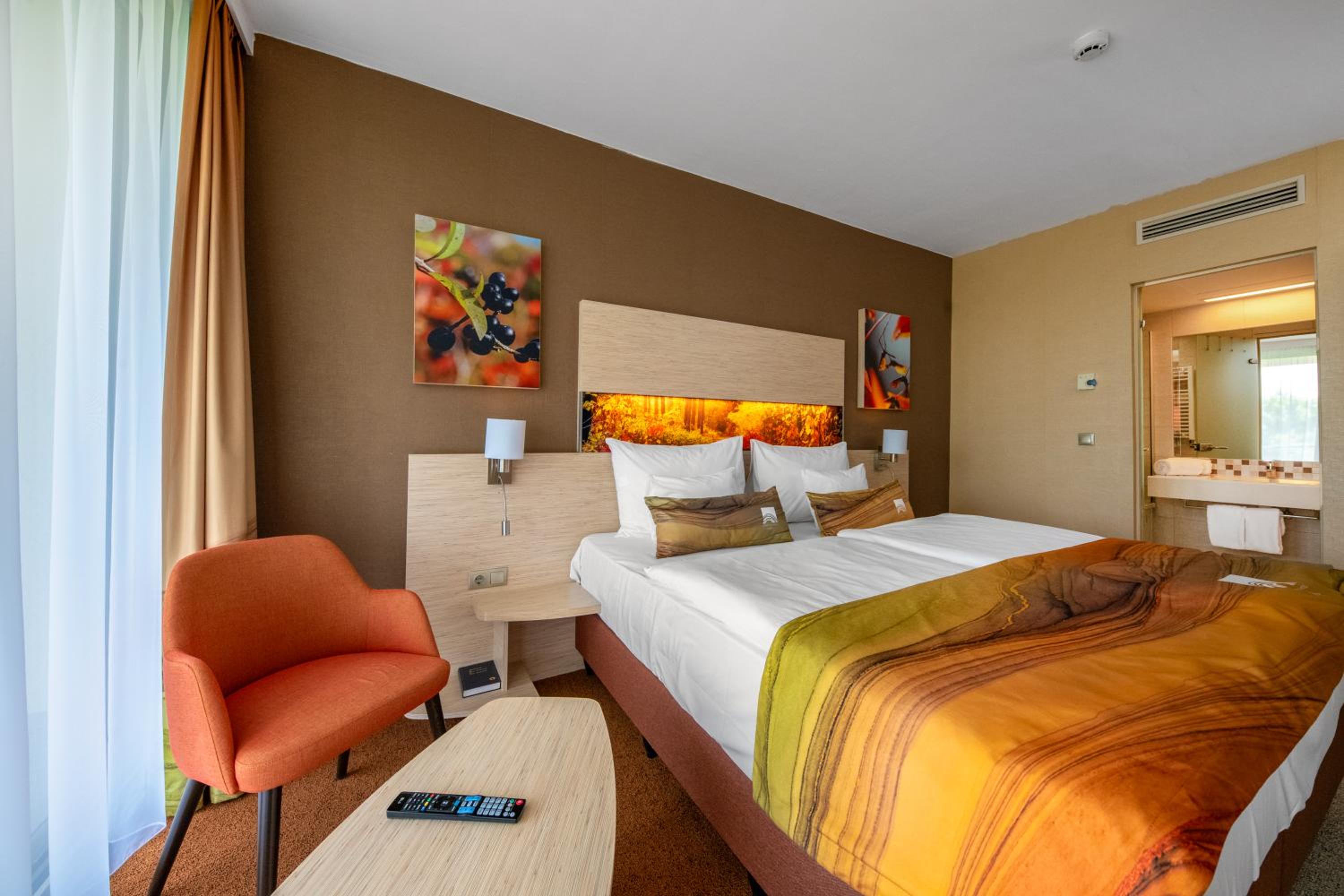Double Room - Photo 7