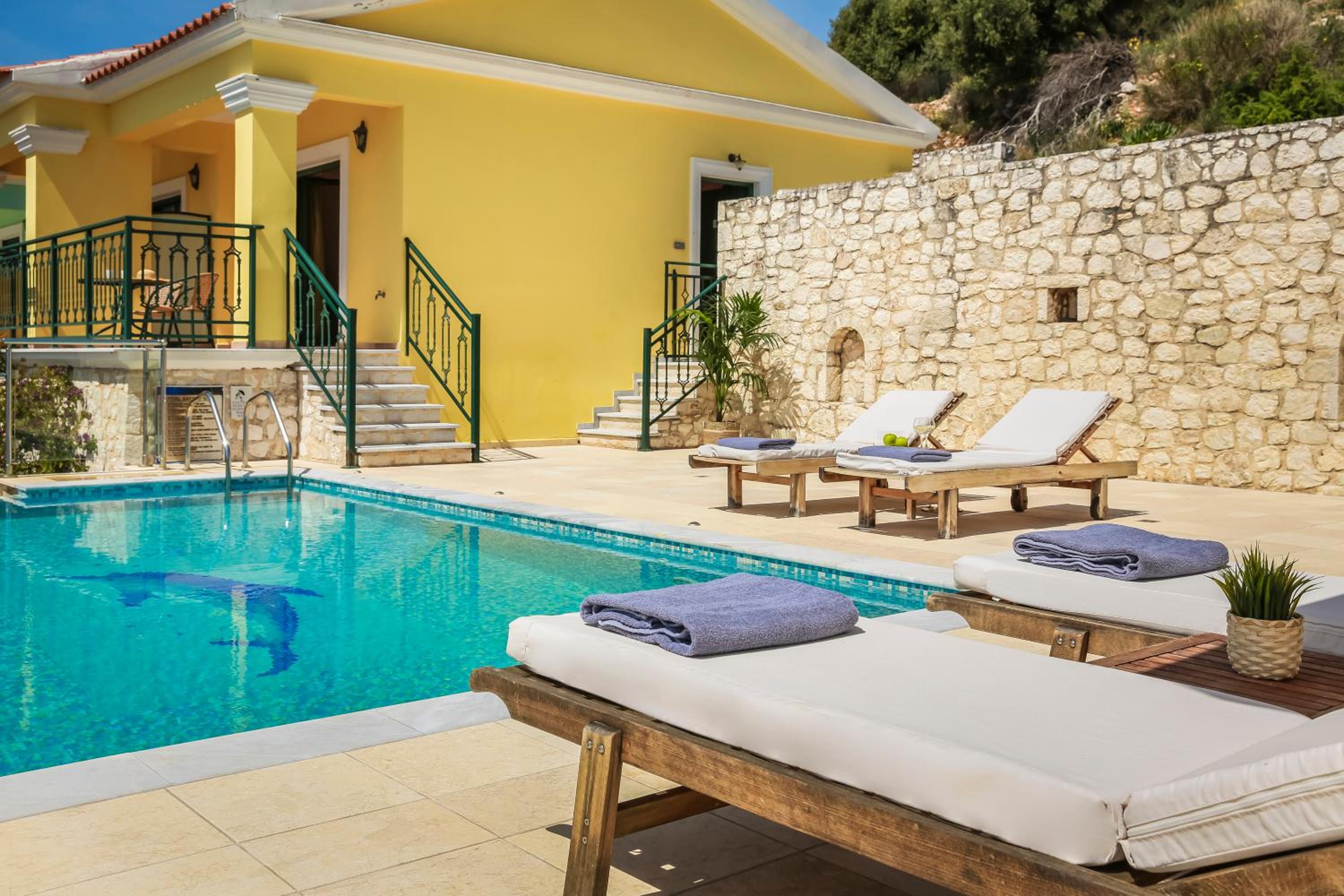 Two Bedroom Villa with Private Pool & Sea View photo 2