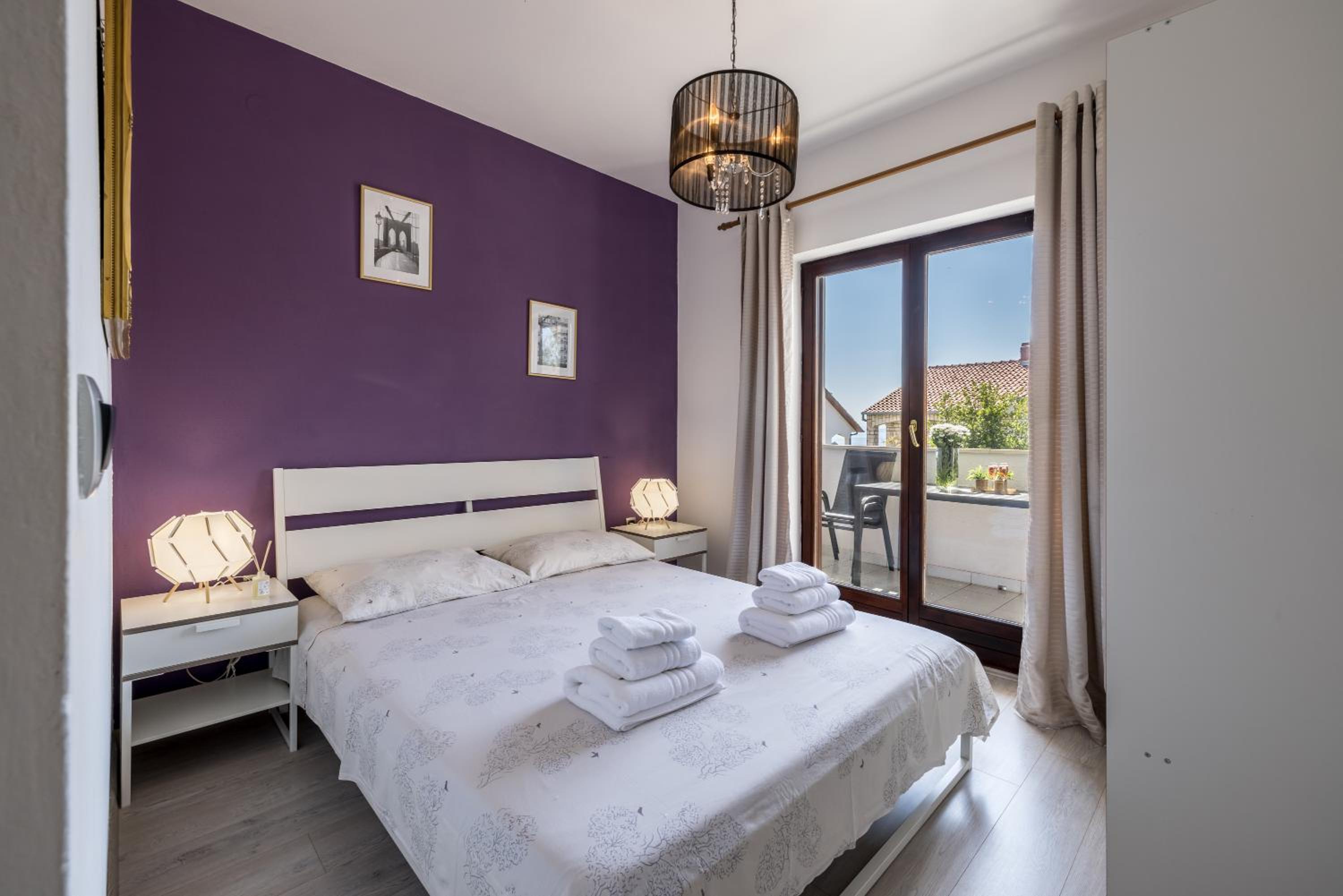 One-Bedroom Apartment with Balcony