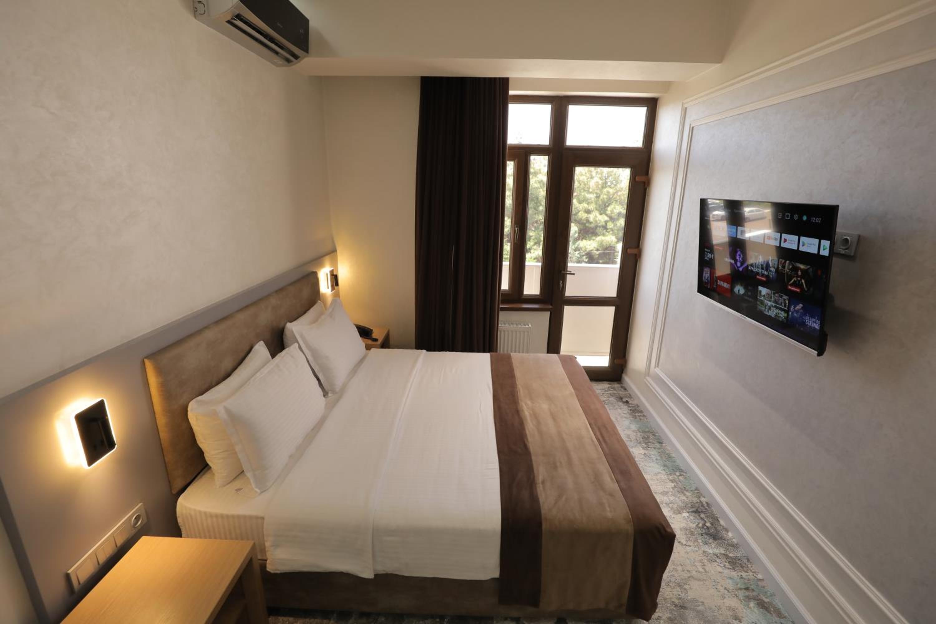 Standard Double Room - Photo 1