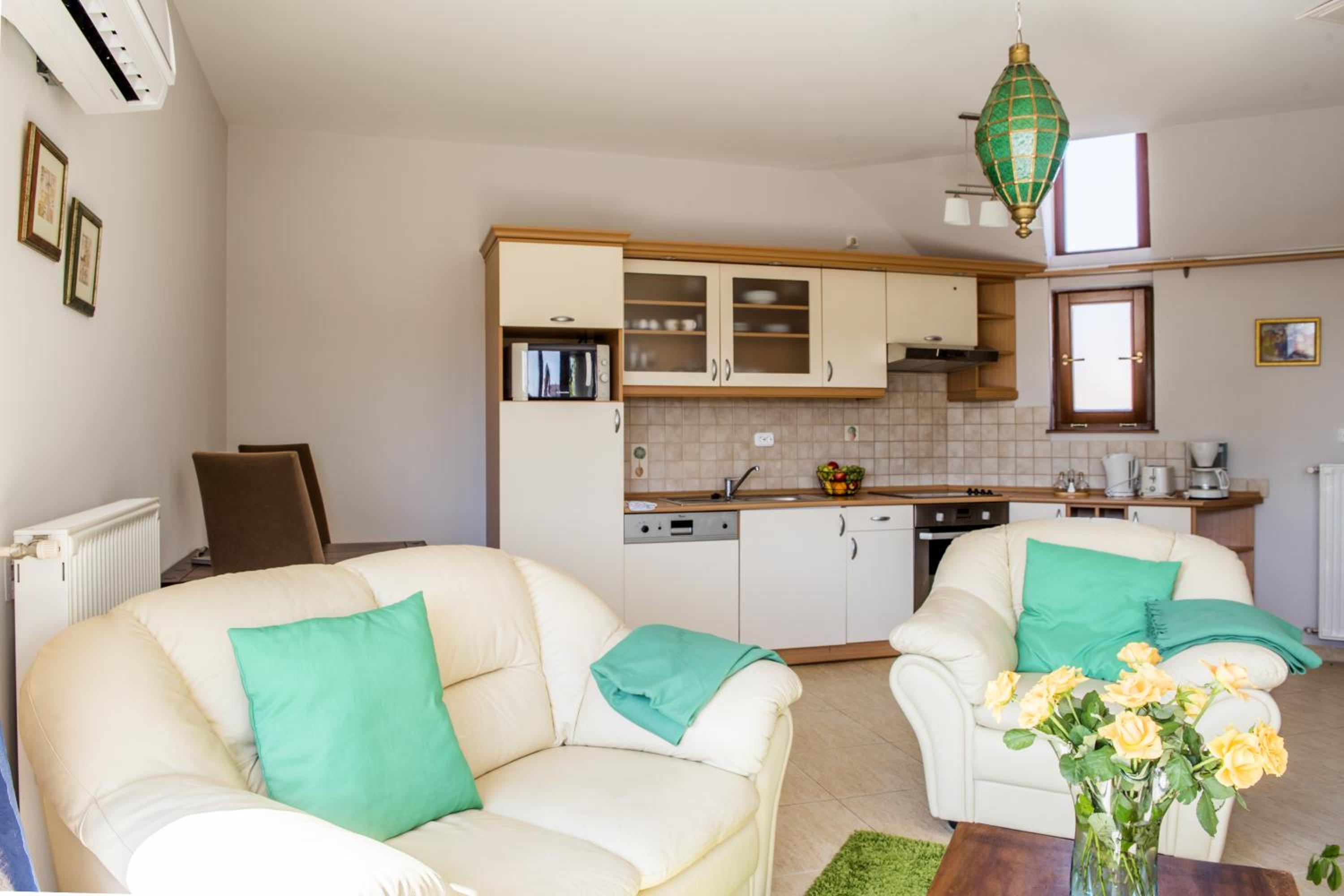 Superior One-Bedroom Apartment - Photo 16