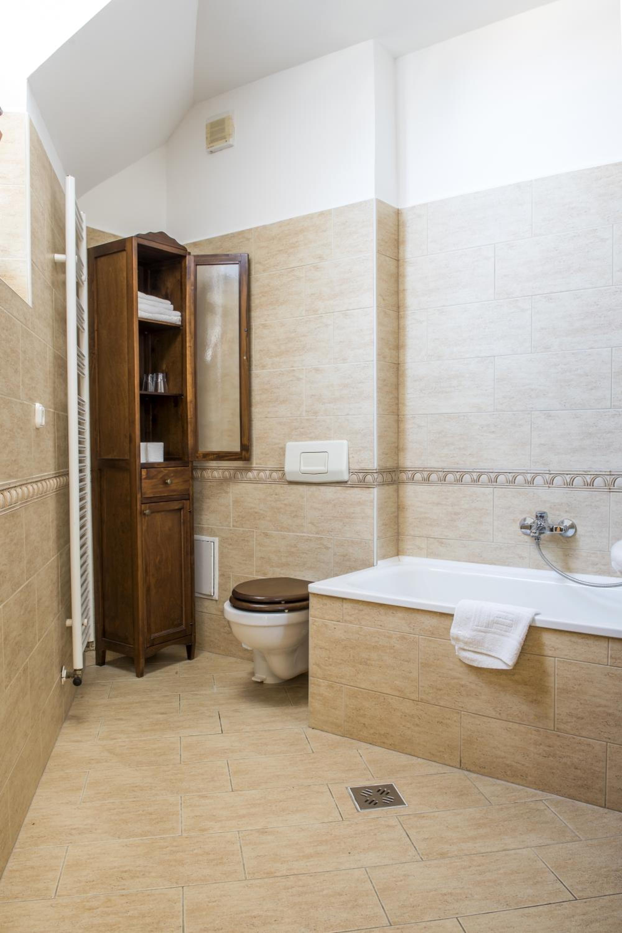 Superior One-Bedroom Apartment - Photo 11
