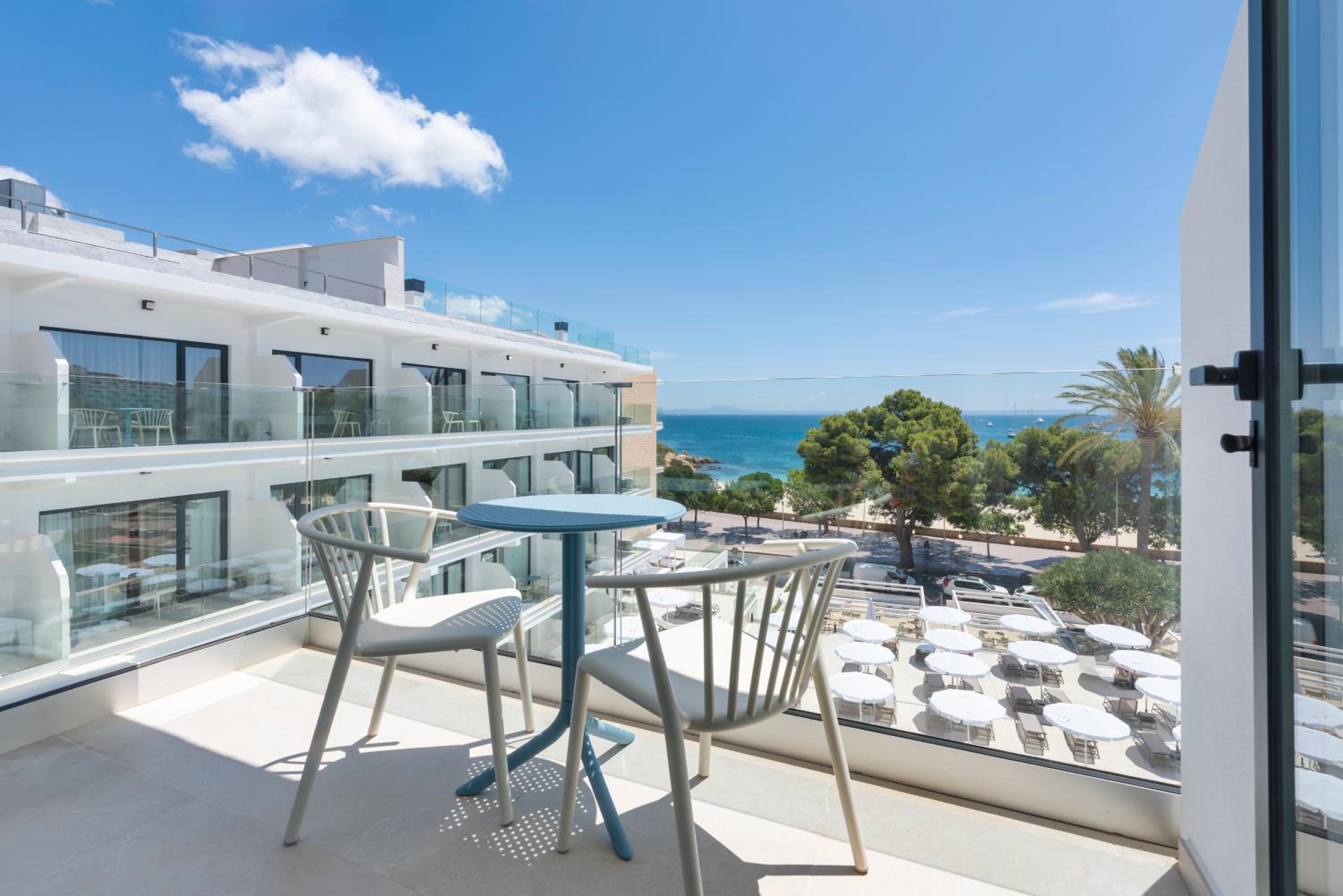 Standard Room with Sea View photo 3