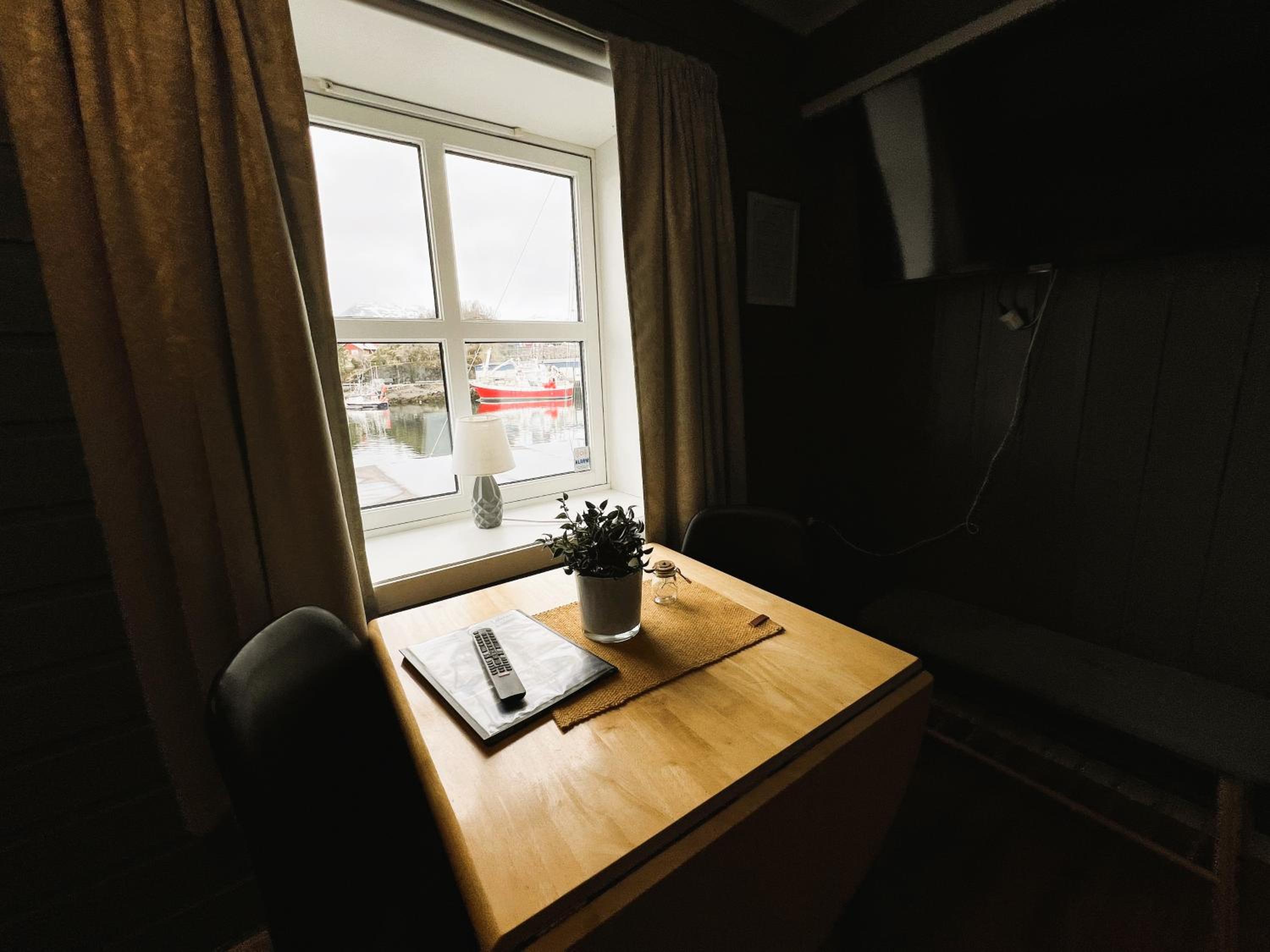 Double Room with Shared Bathroom photo 3