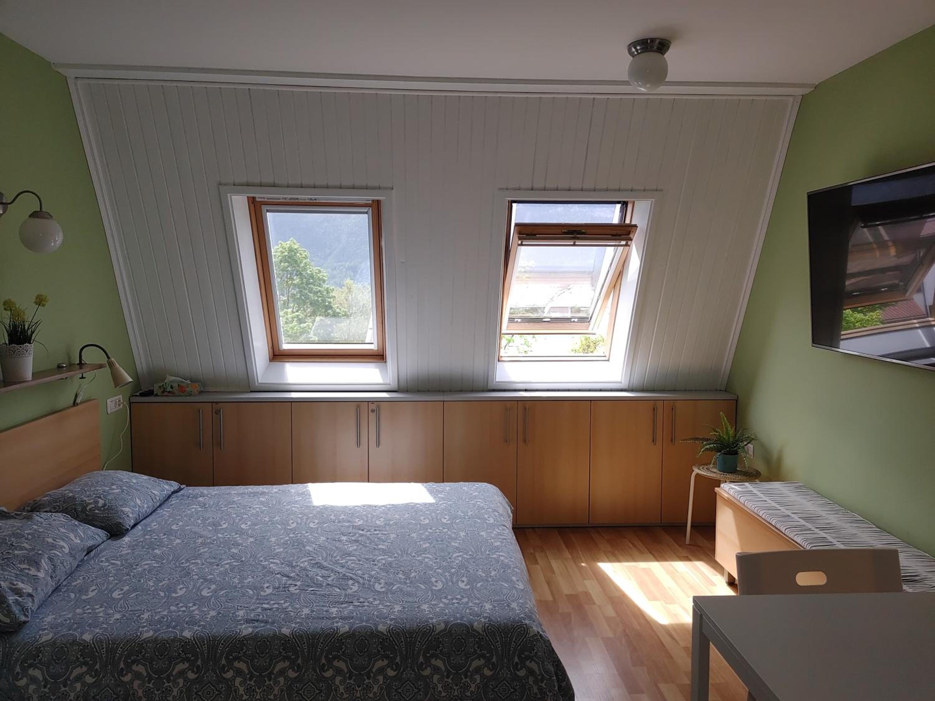 One-Bedroom Apartment photo 1