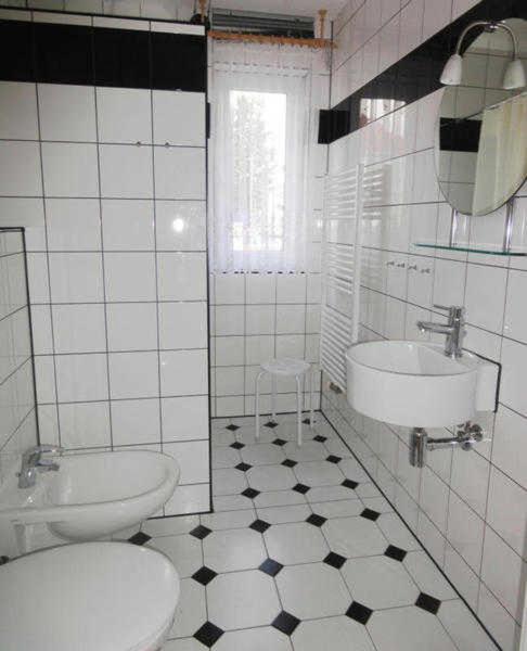 One-Bedroom Apartment with Terrace photo 2
