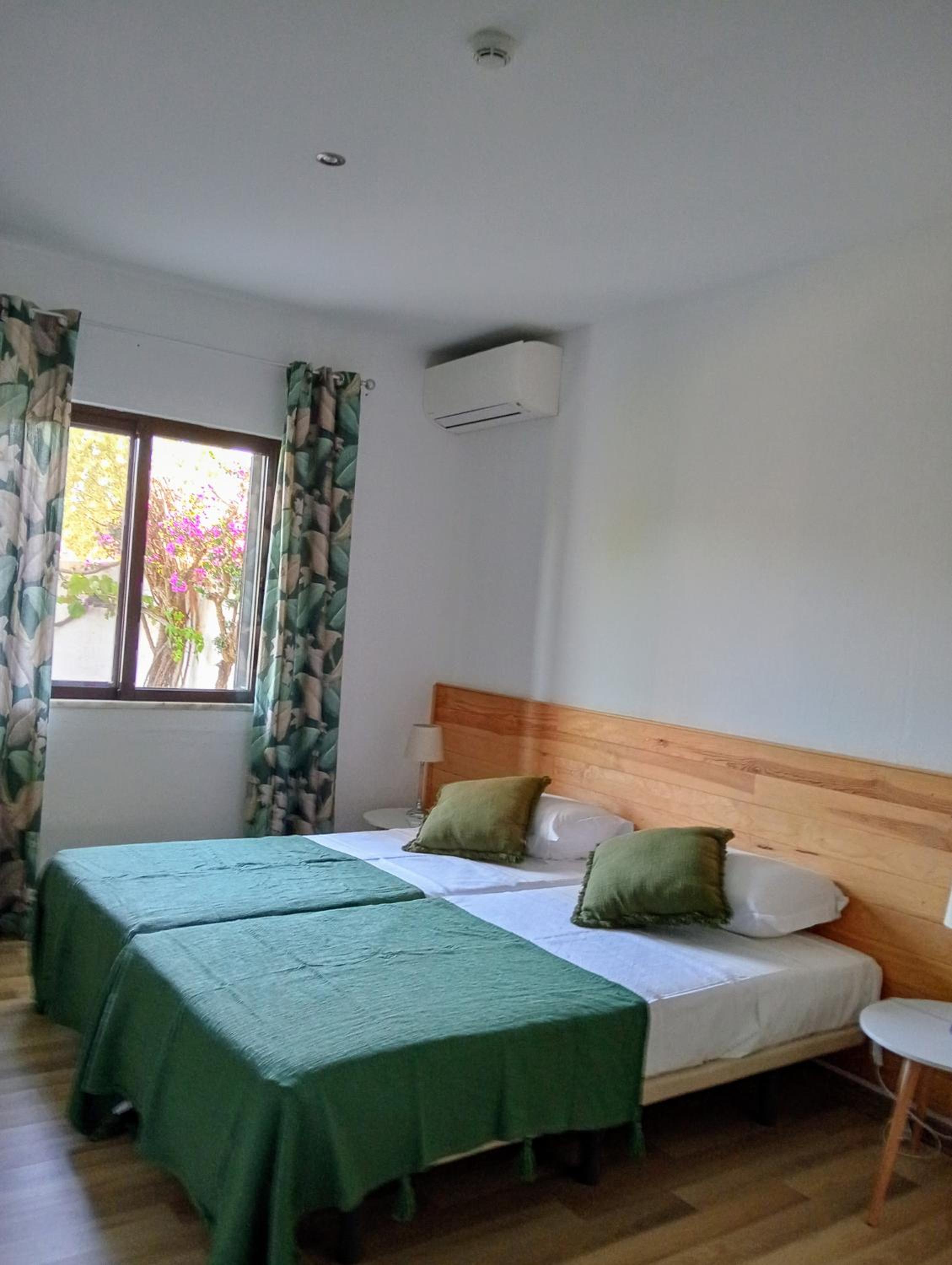 Twin Room with Private Bathroom photo 1