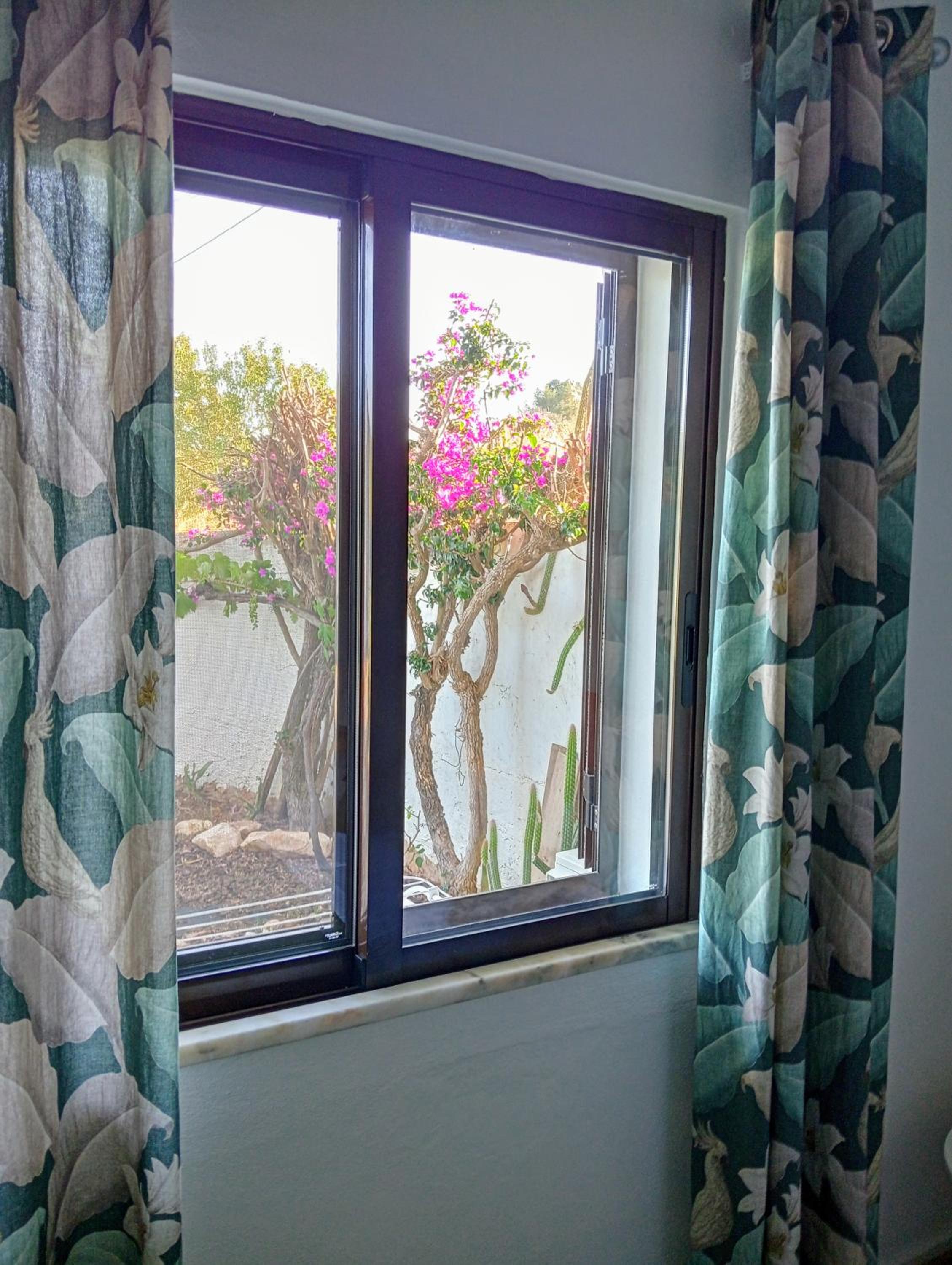 Twin Room with Private Bathroom photo 3