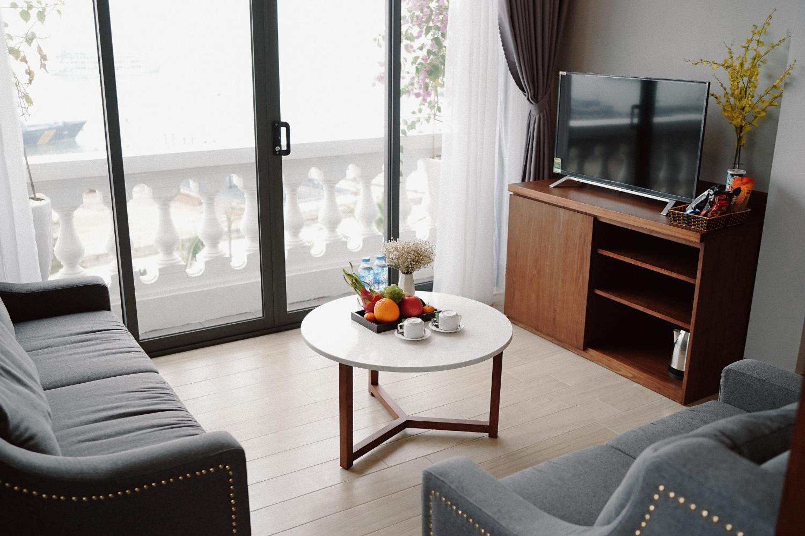 Family Room with Sea View photo 2