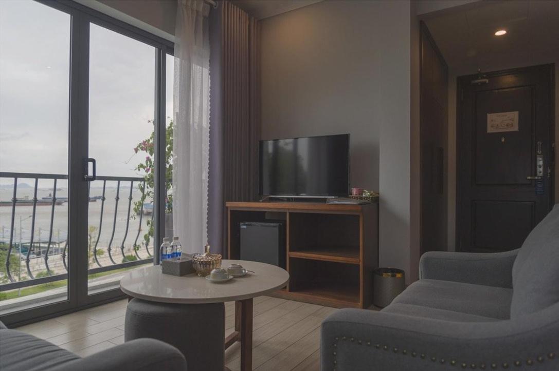 Family Room with Sea View photo 3
