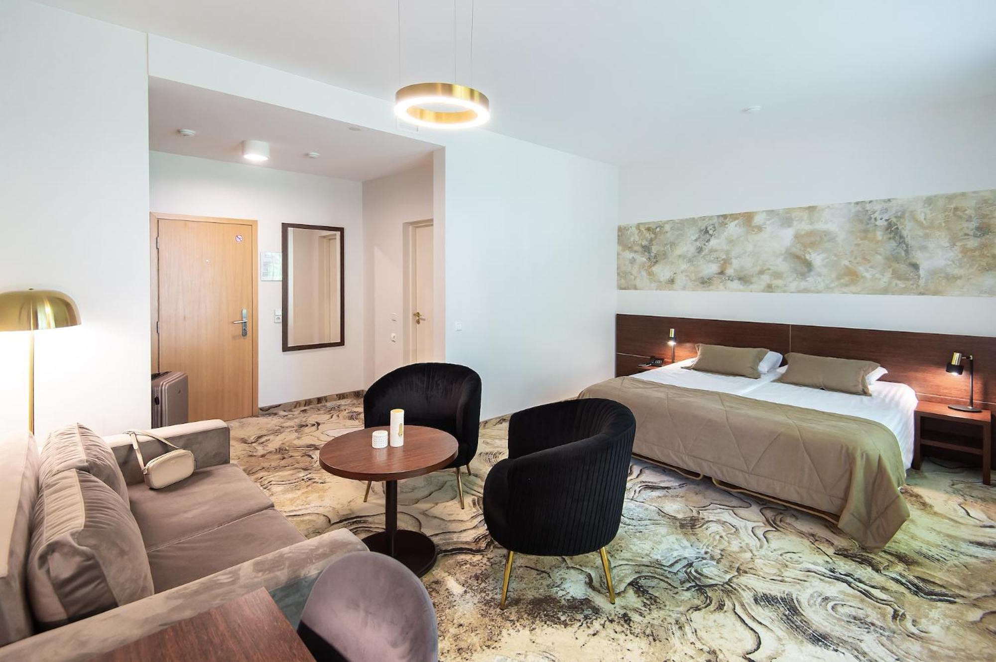 Superior Double Room with Morning Spa Access - Photo 2
