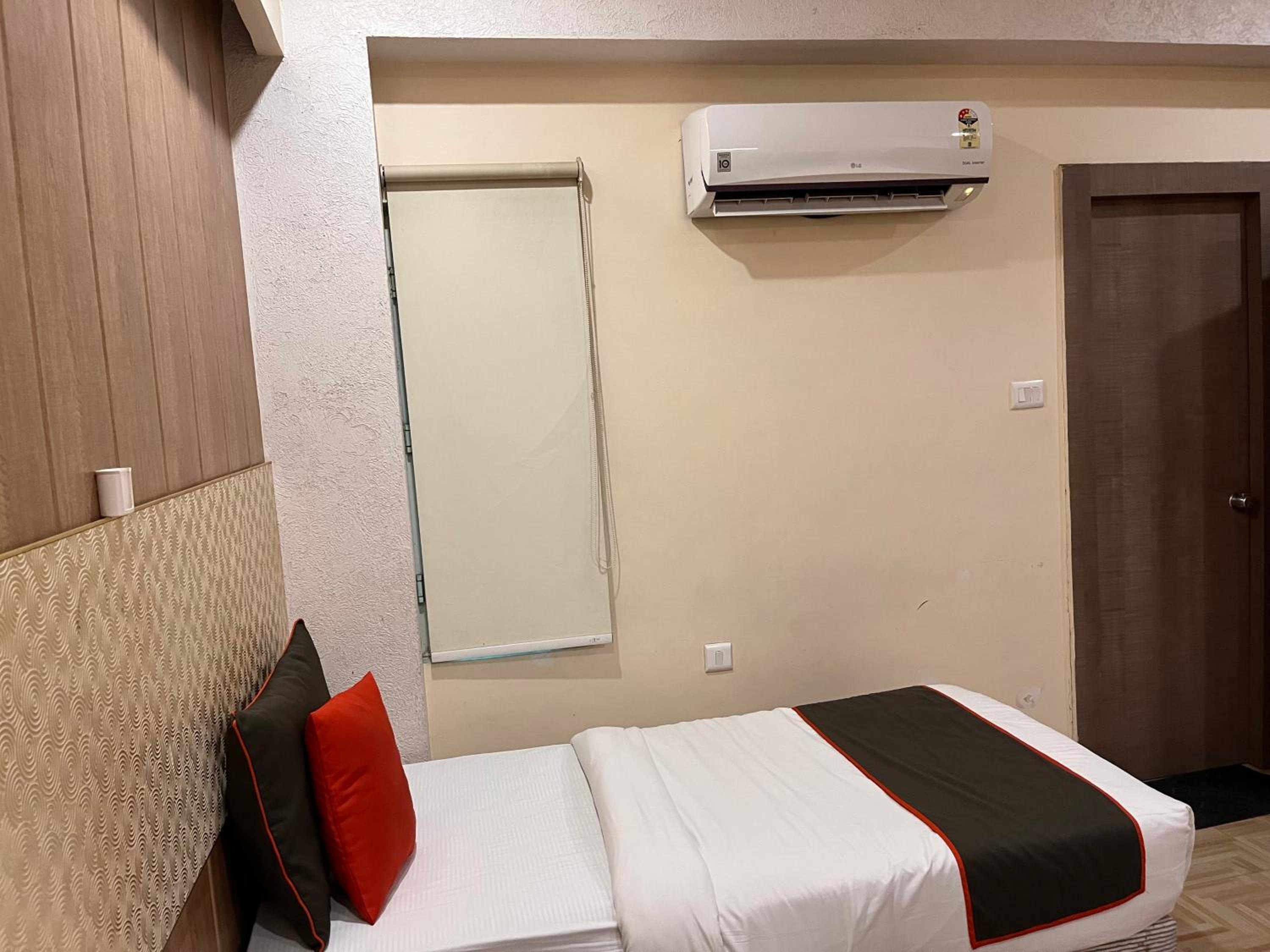 Twin Room With Bathroom