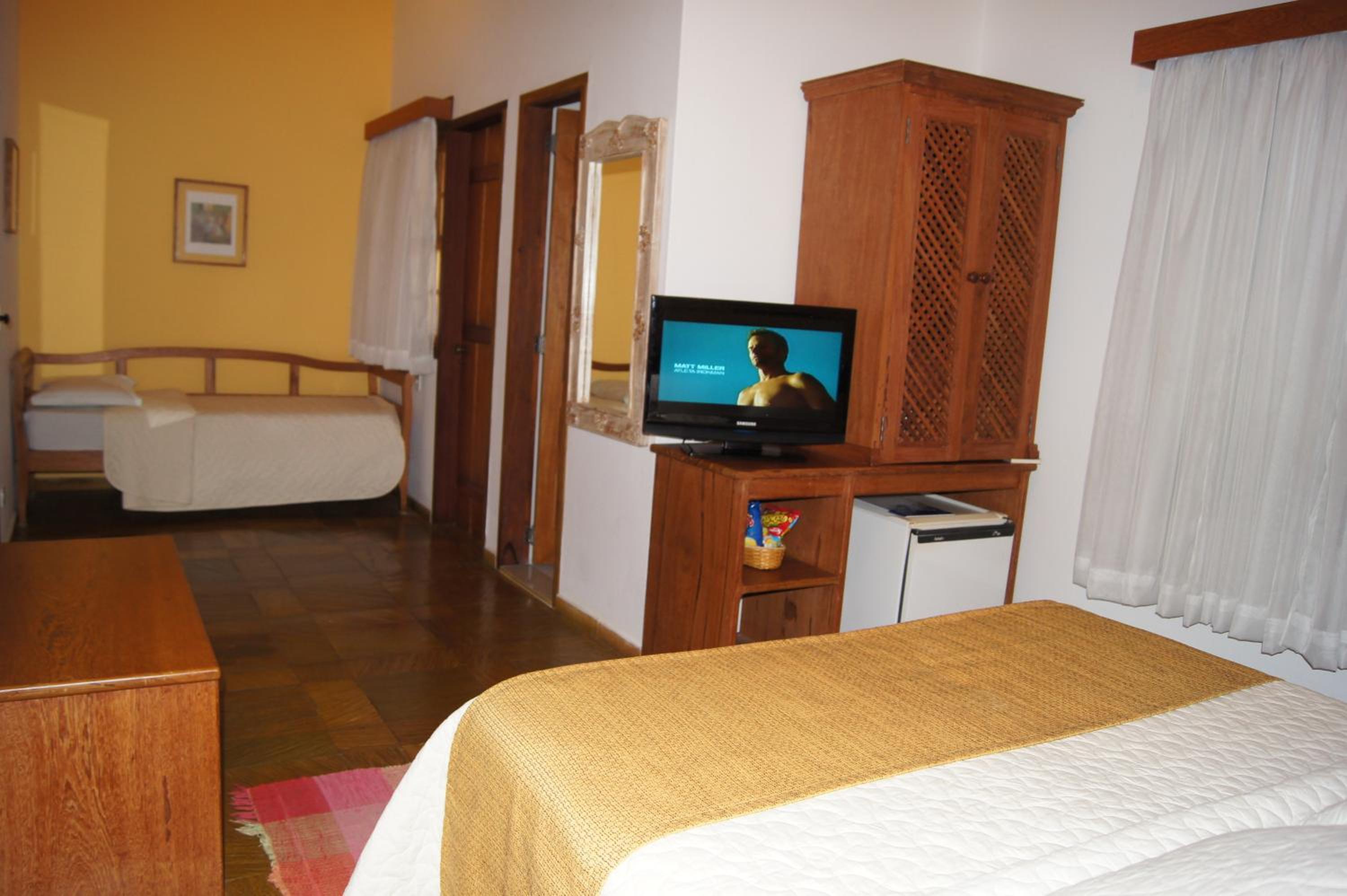 Deluxe Triple Room with Balcony - Photo 4