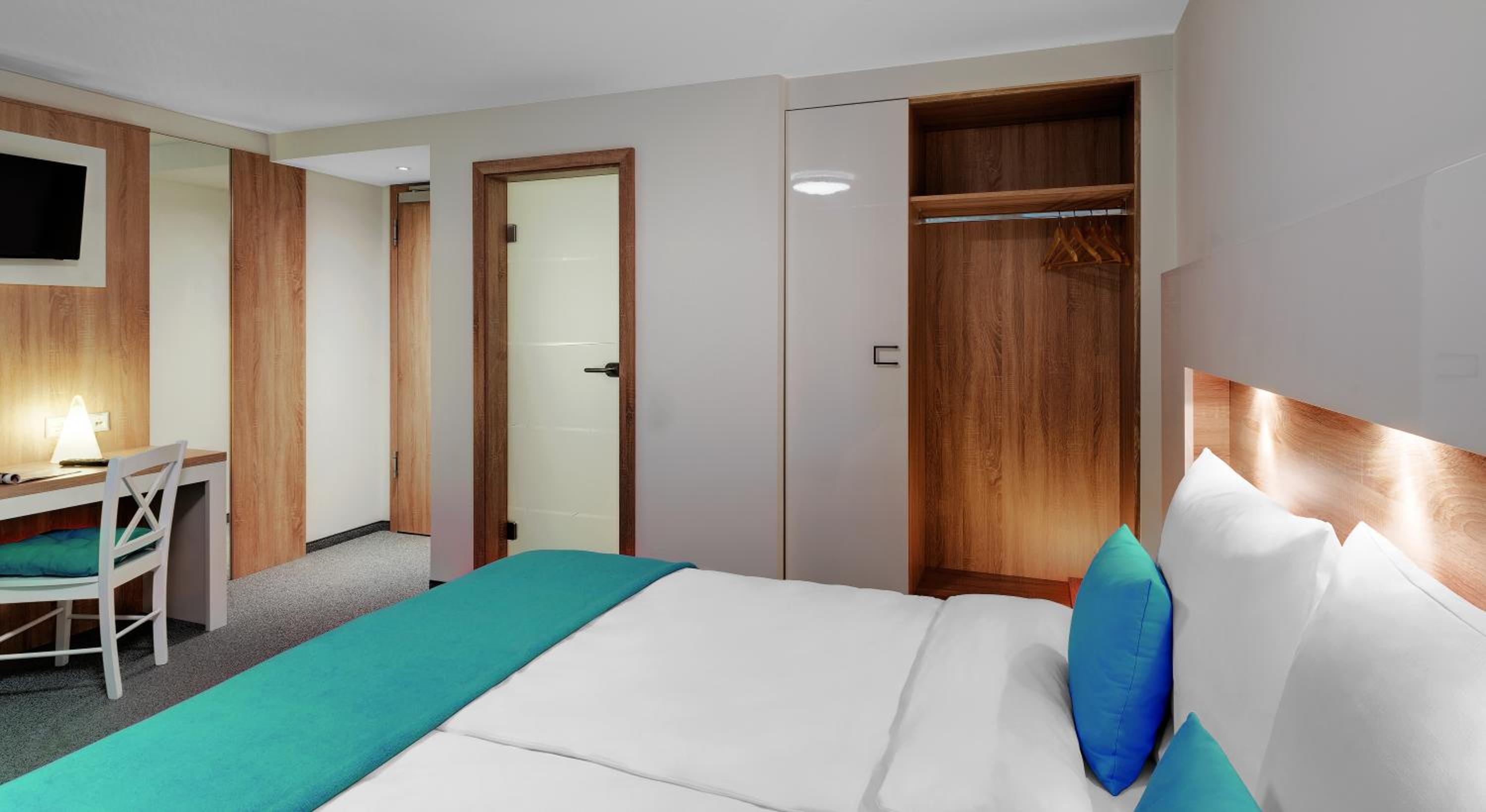 Standard Plus Double Room- without elevator photo 3