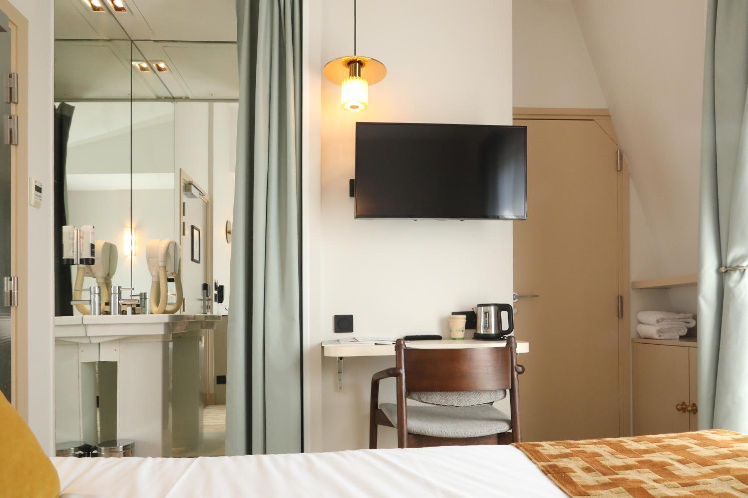 Small Double Room photo 2