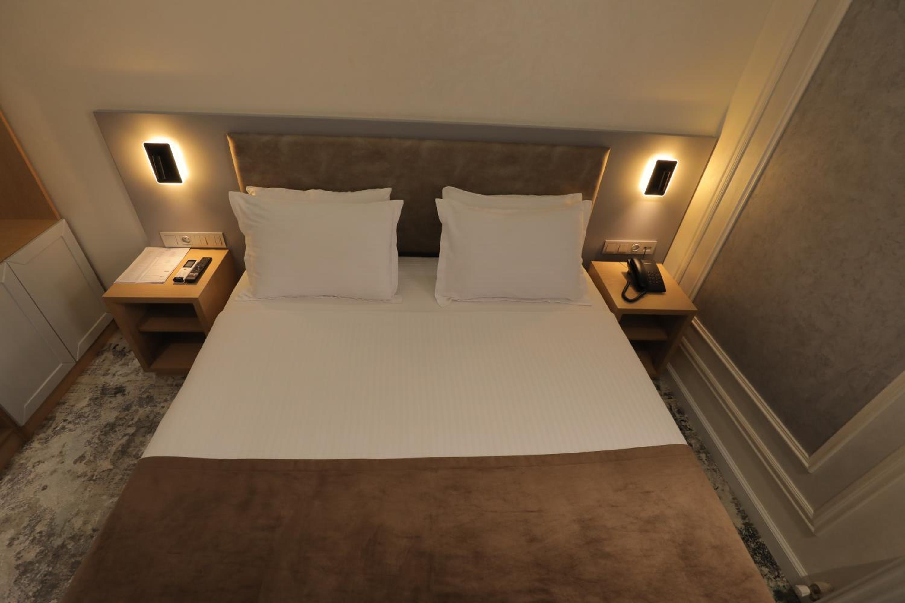 Small Double Room - Photo 5