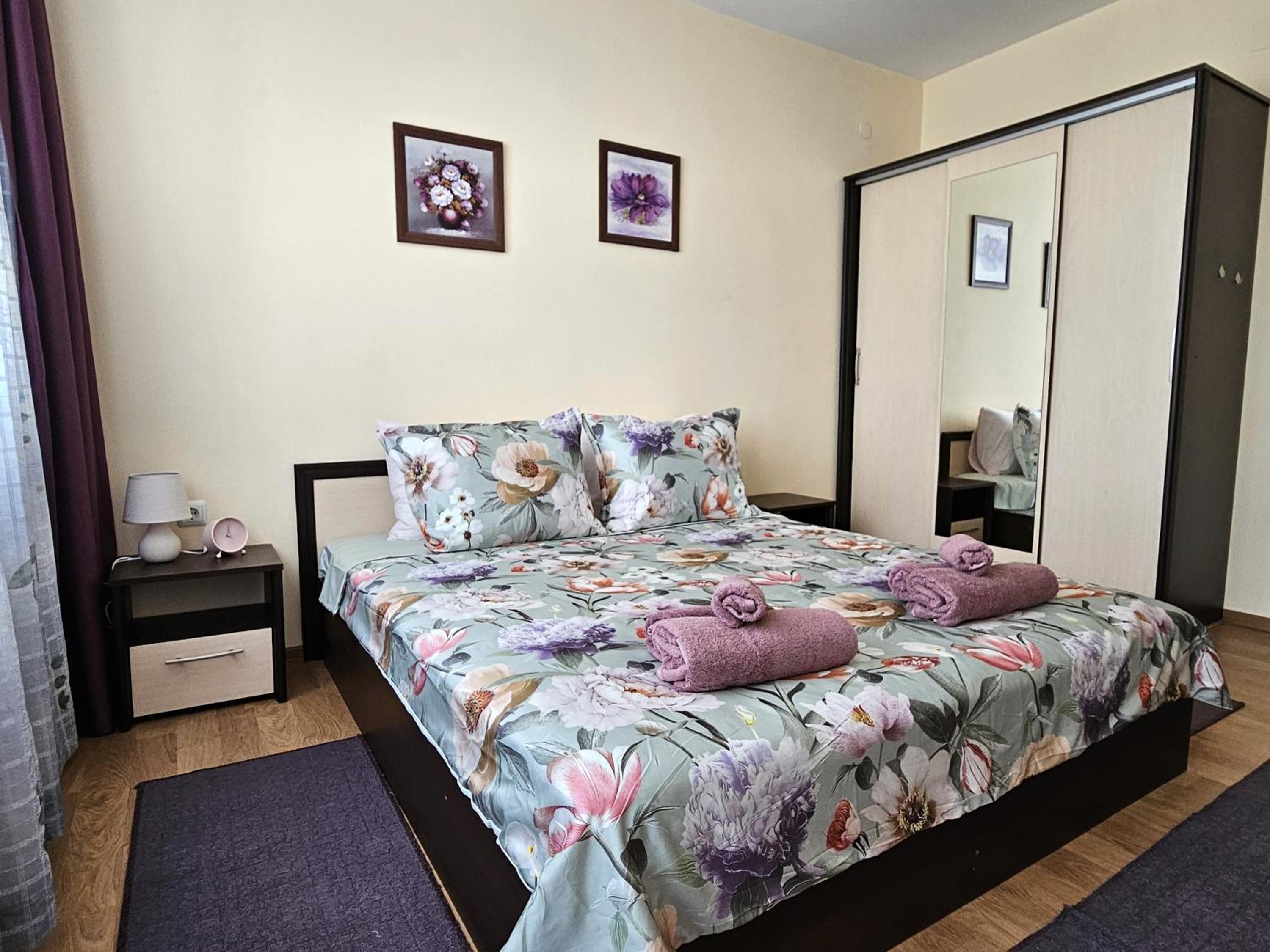 Two-Bedroom Apartment with Terrace and Sea View photo 2