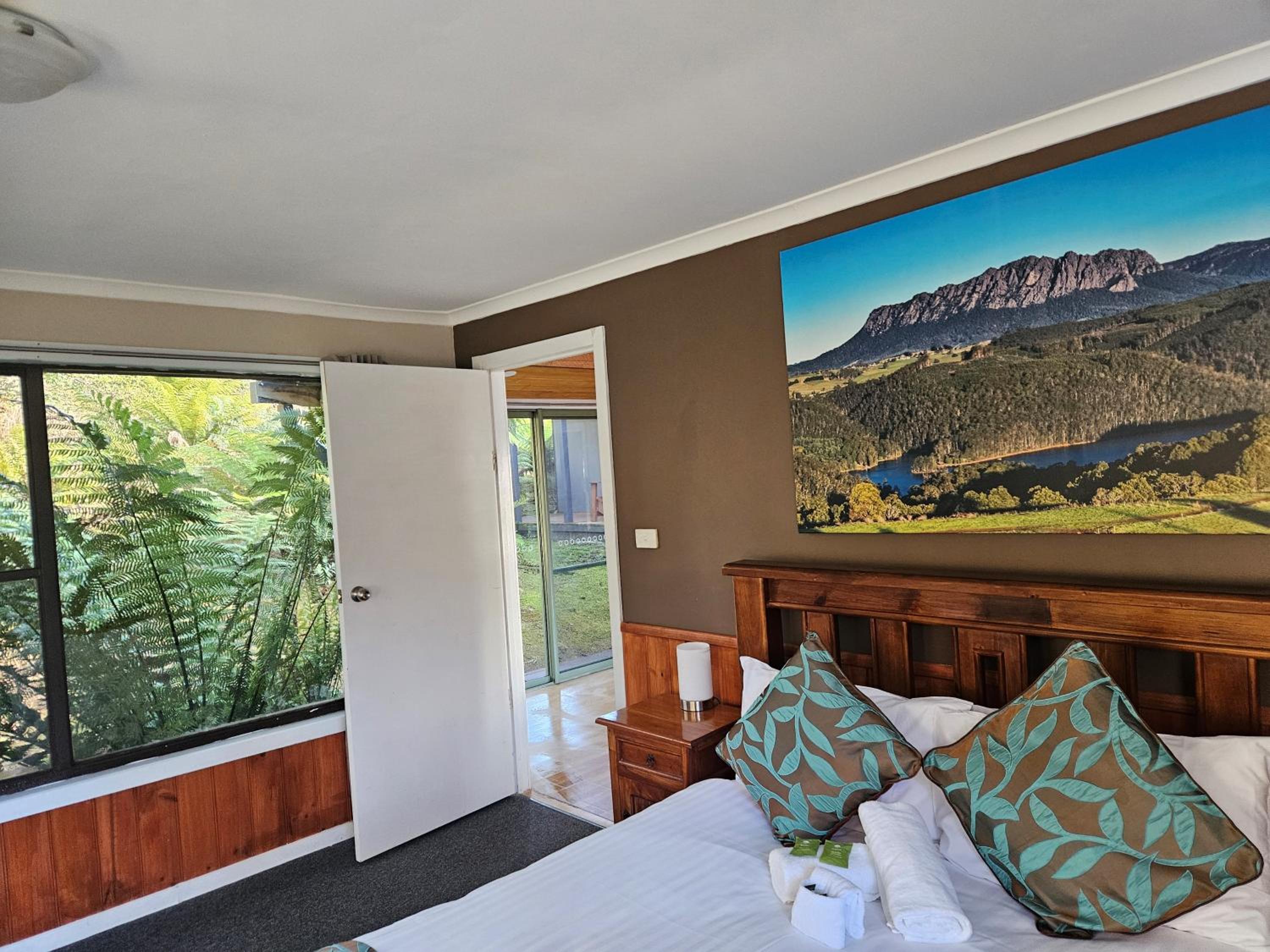 Superior Cottage with Spa Bath