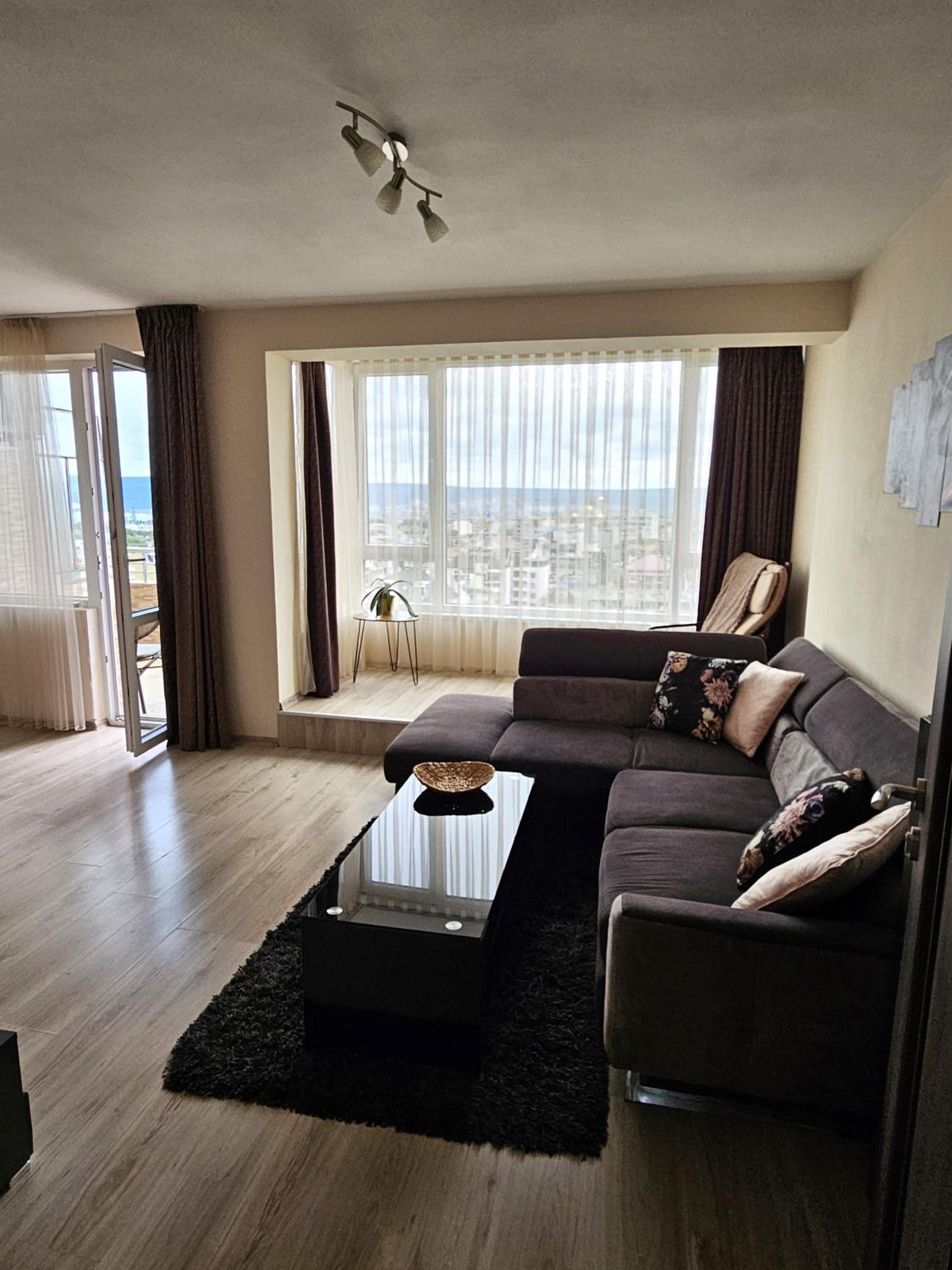 Two-Bedroom Apartment with Terrace and Sea View photo 3