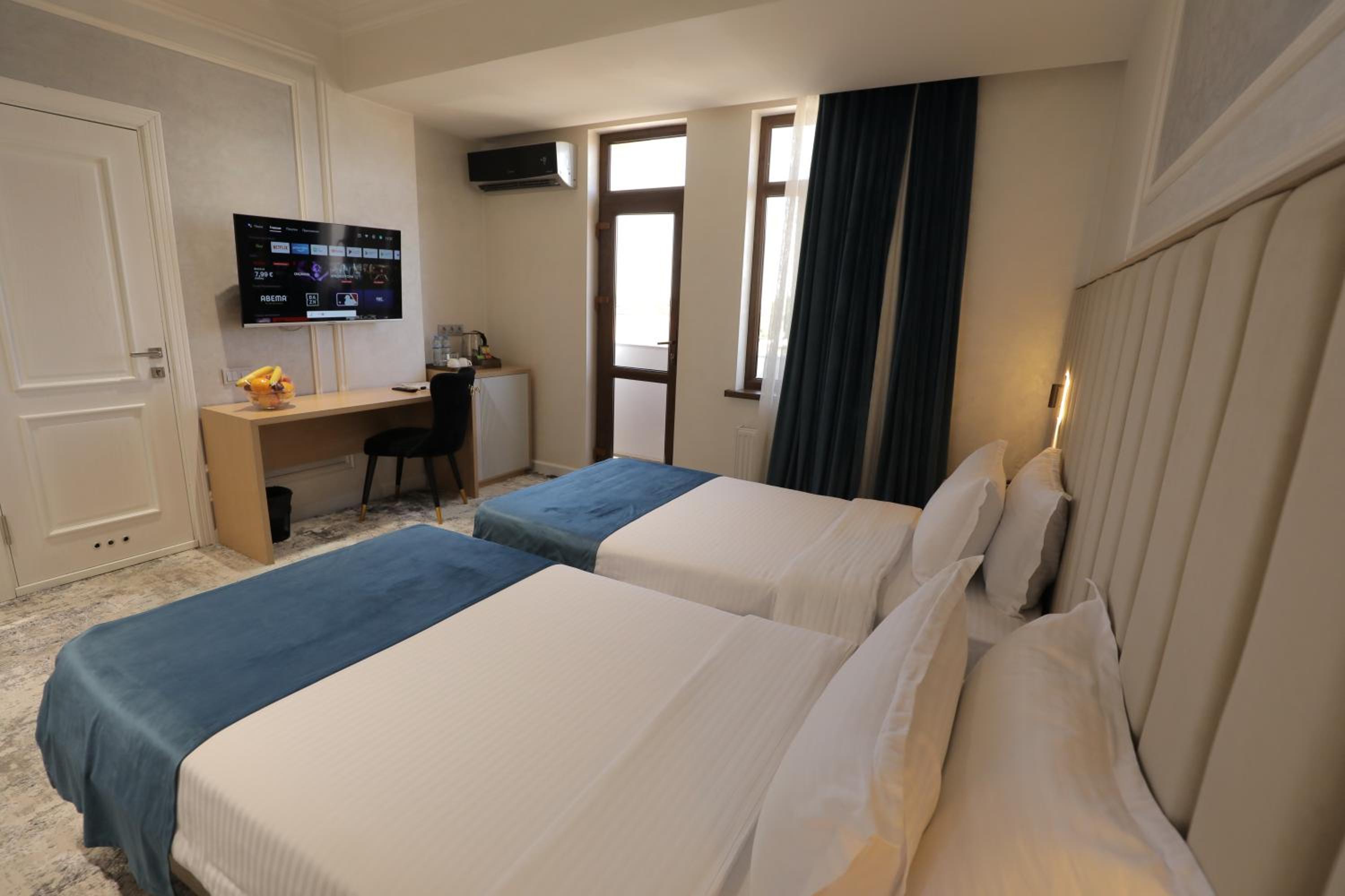 Standard Twin Room - Photo 2