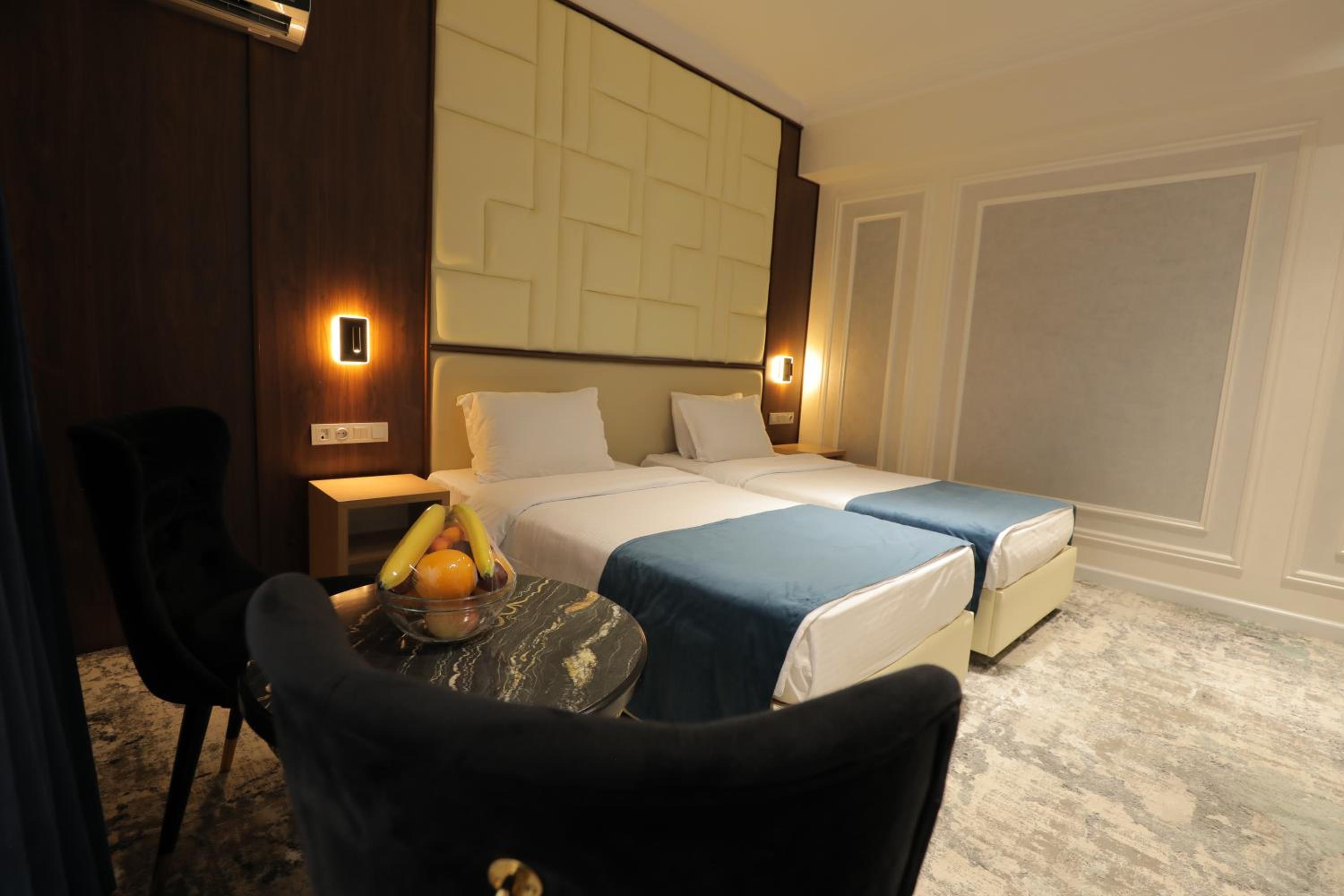 Standard Twin Room - Photo 3