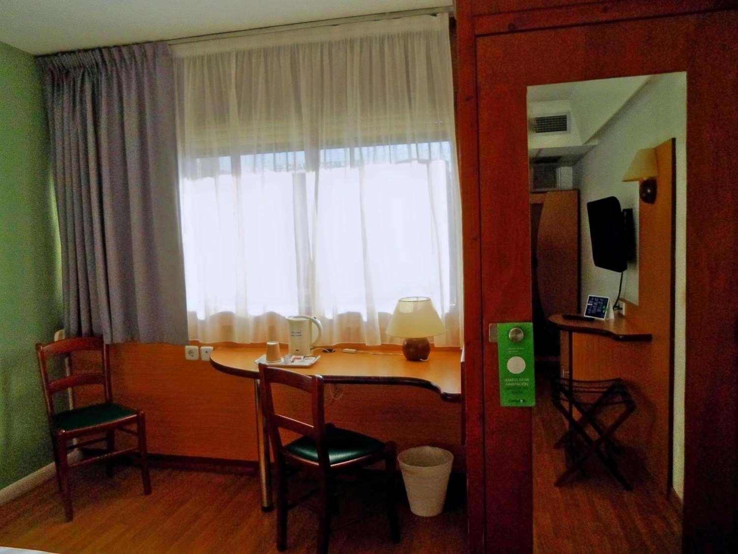 Double Room - Disability Access - Photo 4