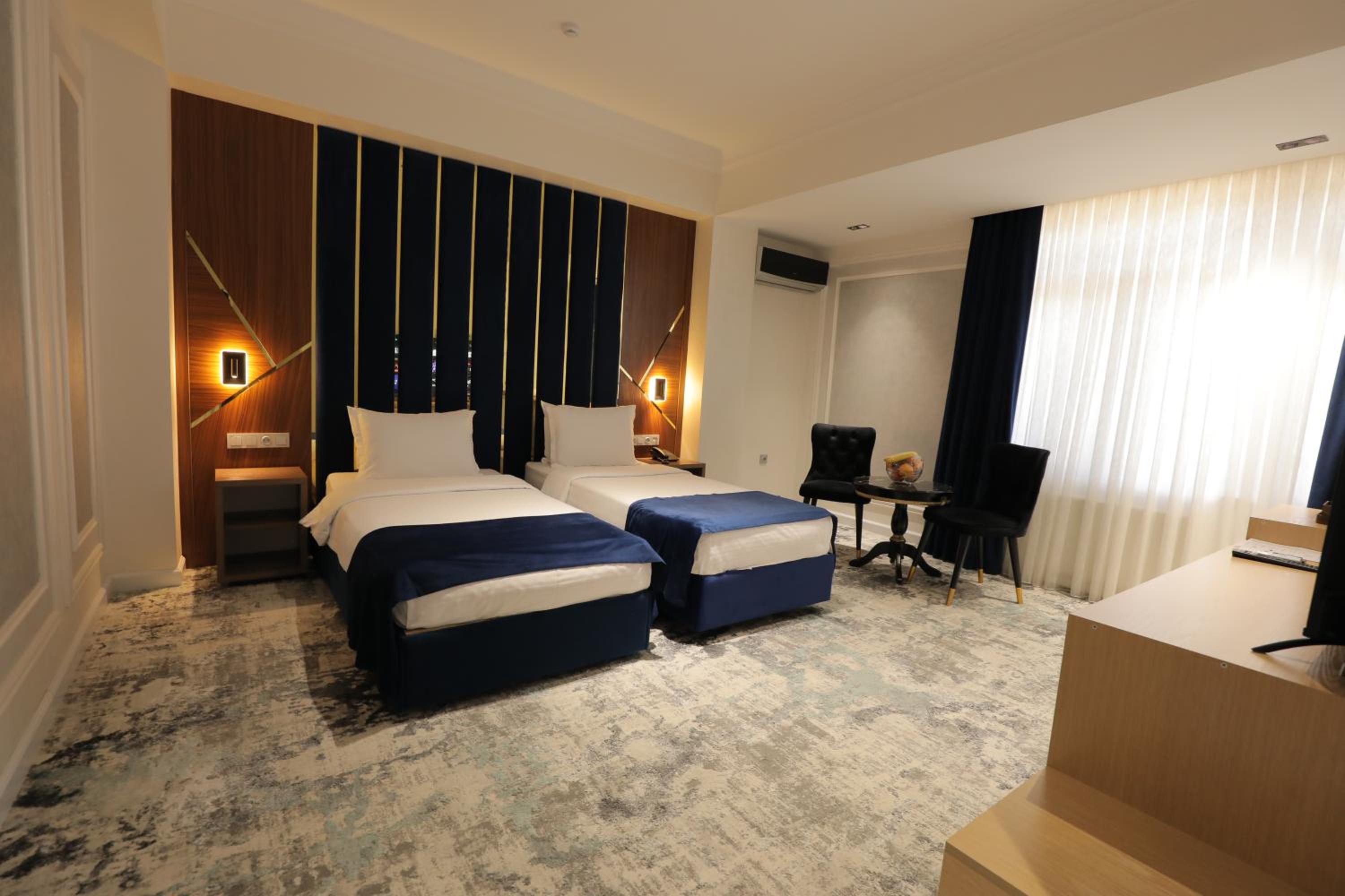 Deluxe Twin Room photo 3