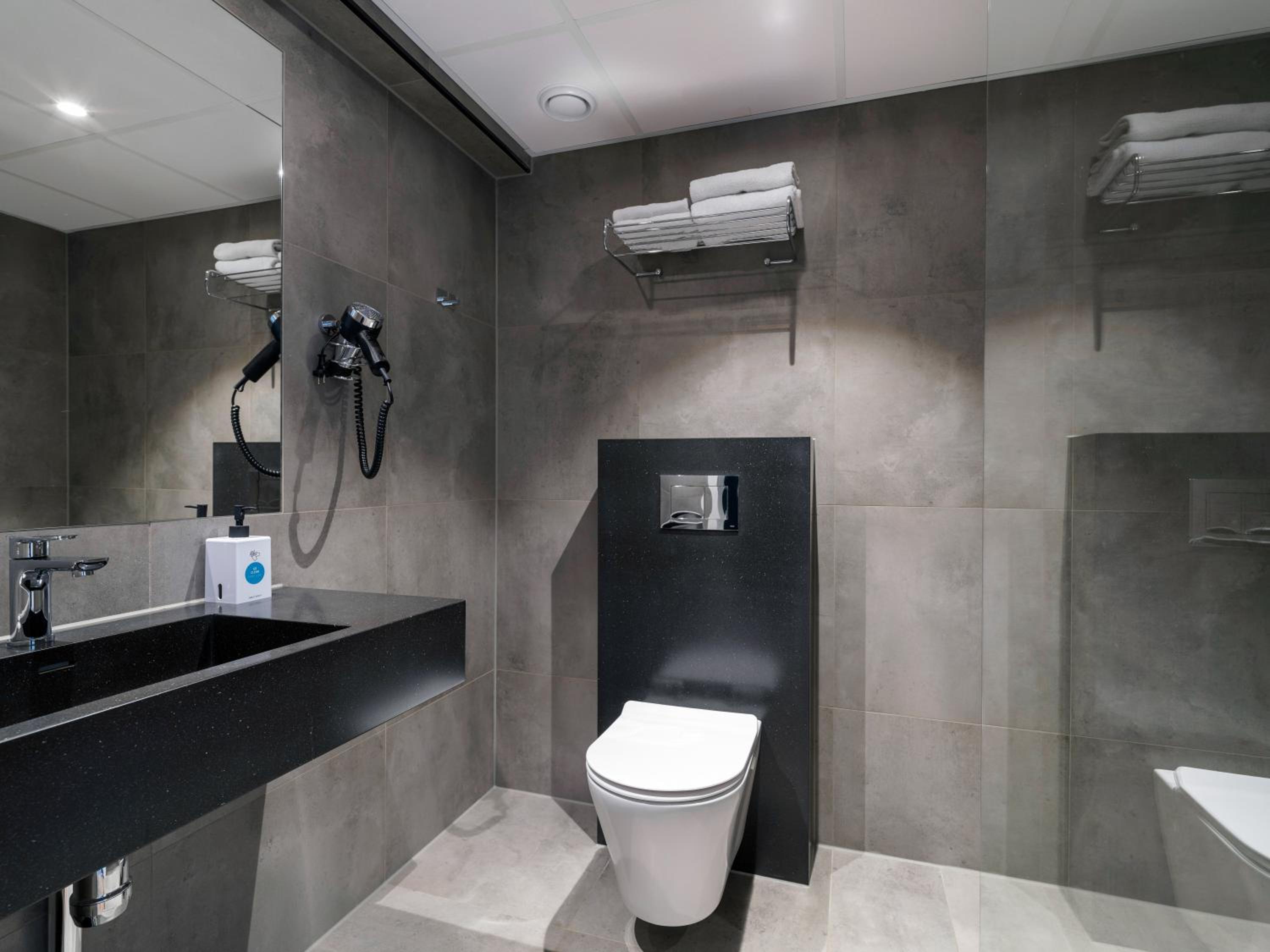 Twin Room - Photo 2