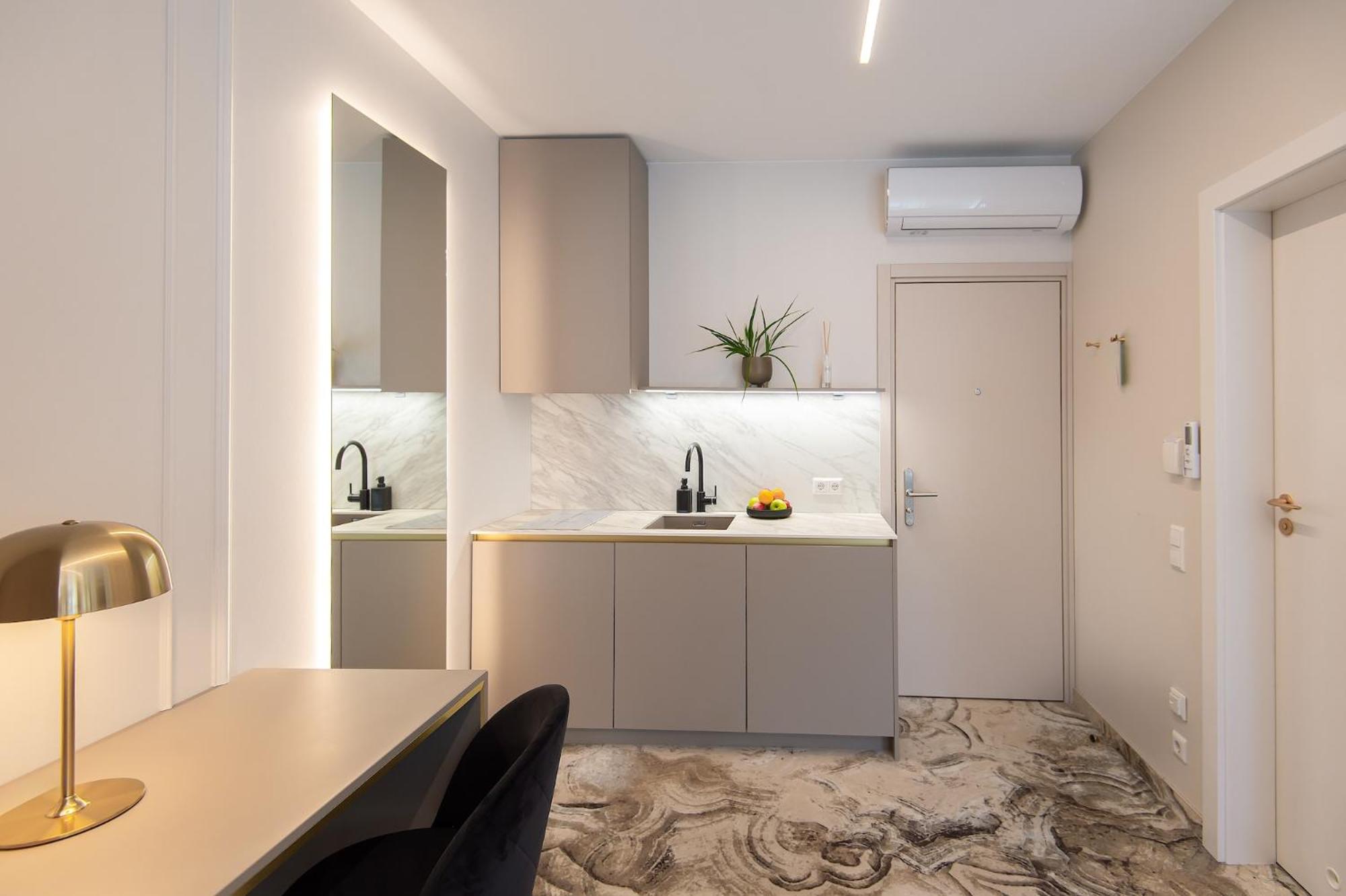 Family Suite with Morning Spa Access - Photo 9