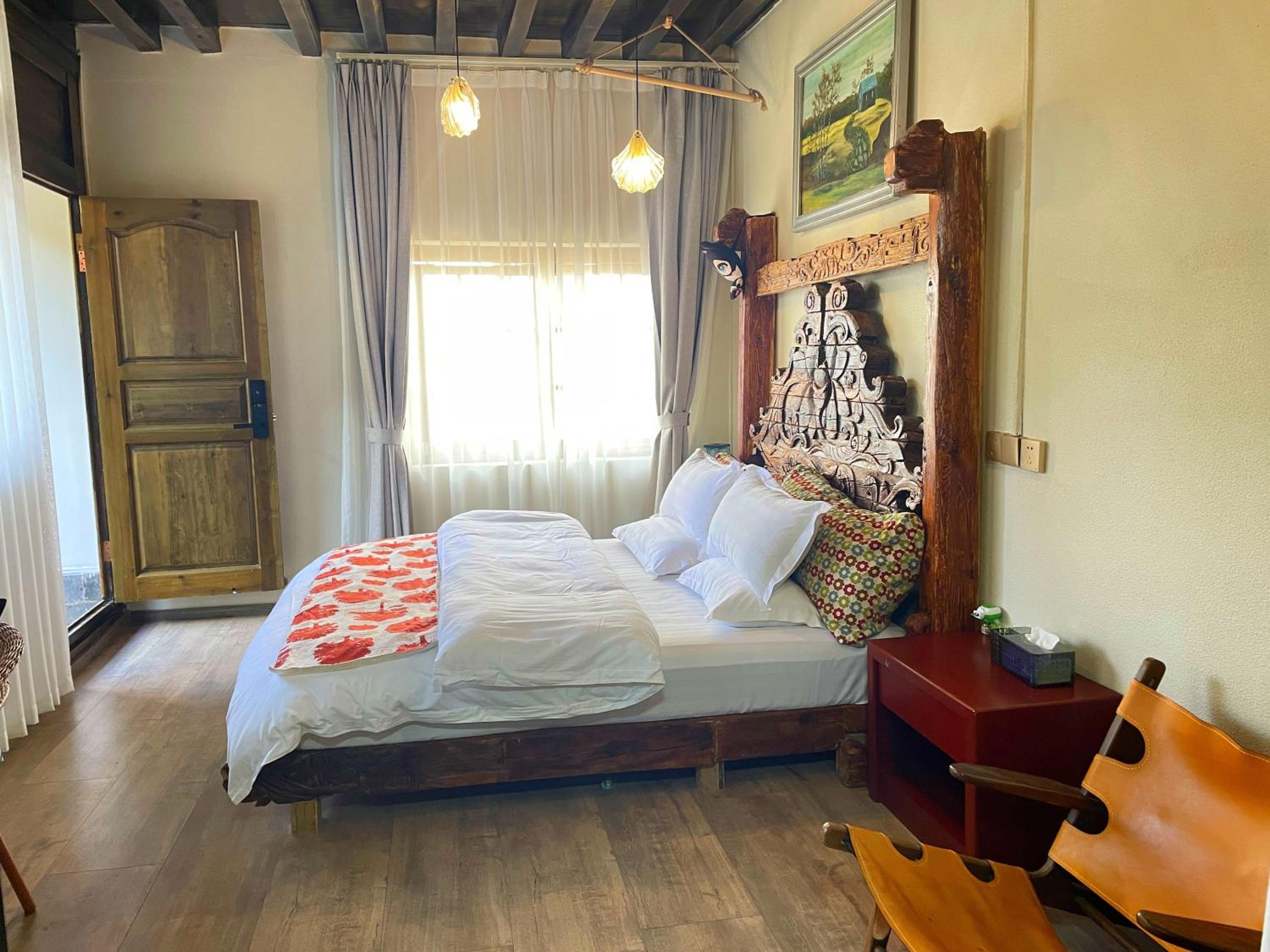 Large Double Room photo 3