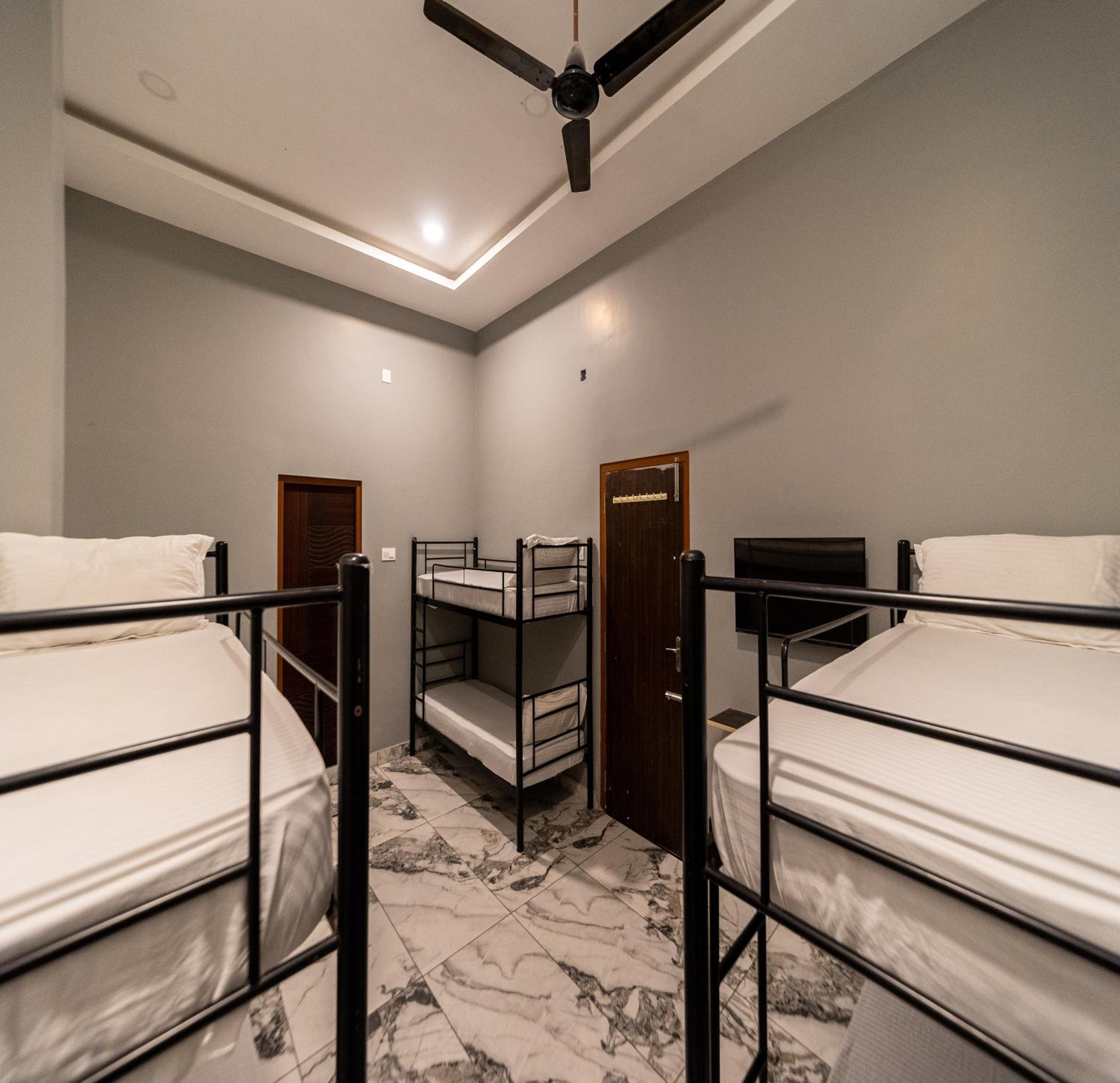 6-Bed Mixed Dormitory Room