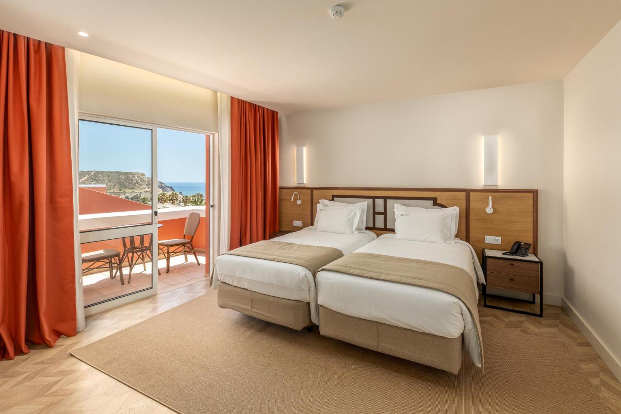 Premium Room with Sea View - Photo 3