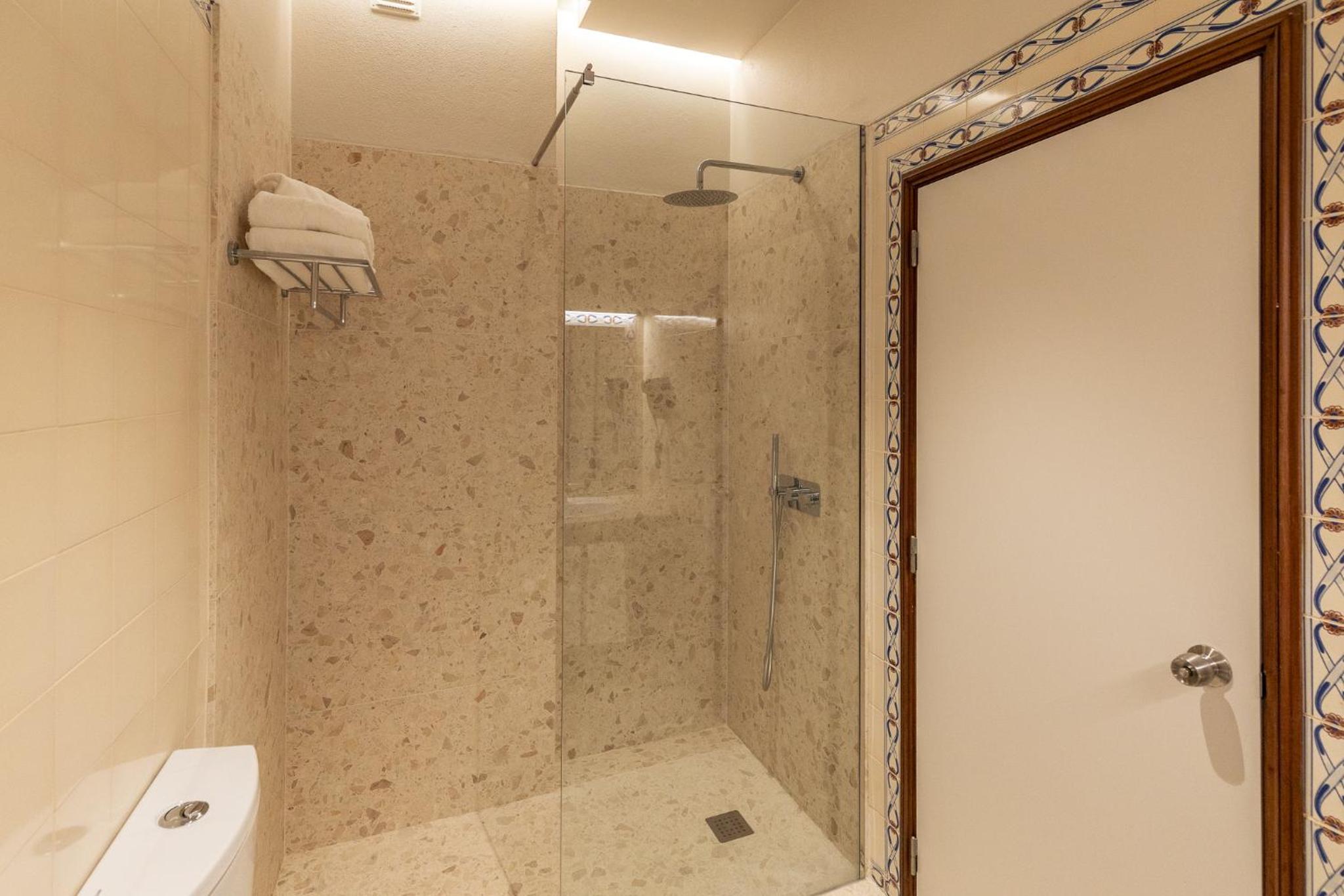 Family Suite with Sea View - Photo 6
