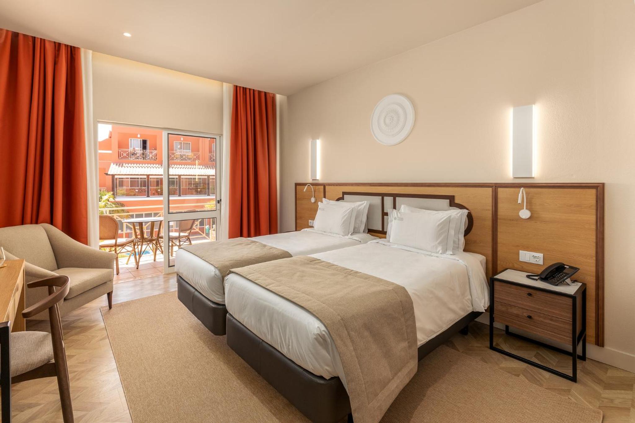 Family Suite with Sea View - Photo 1