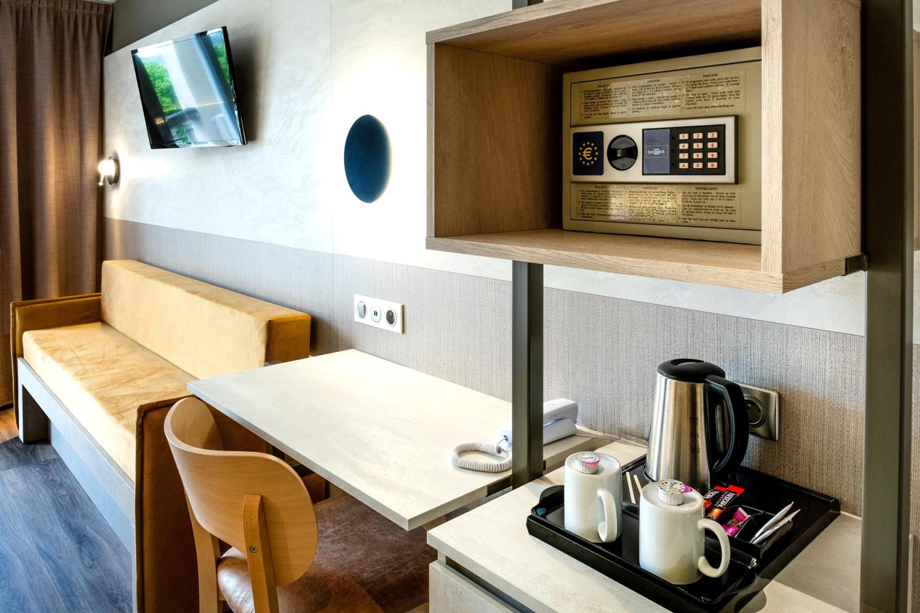 Superior Double or Twin Room with Balcony - Photo 6