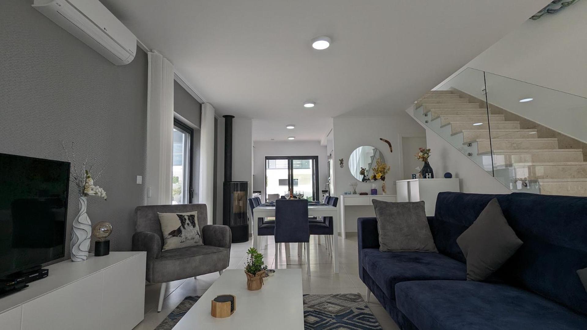 Three-Bedroom Villa photo 2