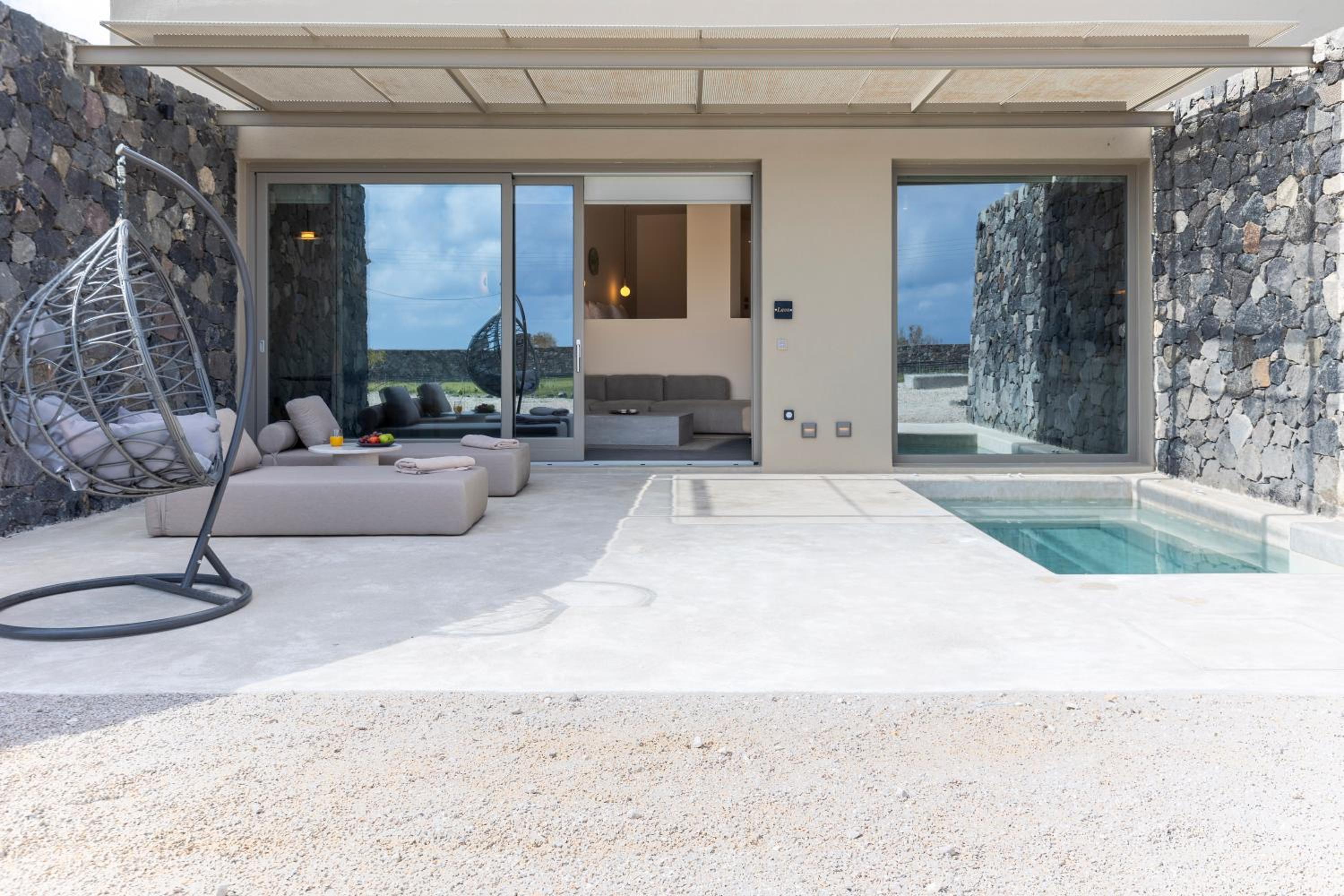 Lava Suite with Plunge Pool and Partial Sea View - Photo 2